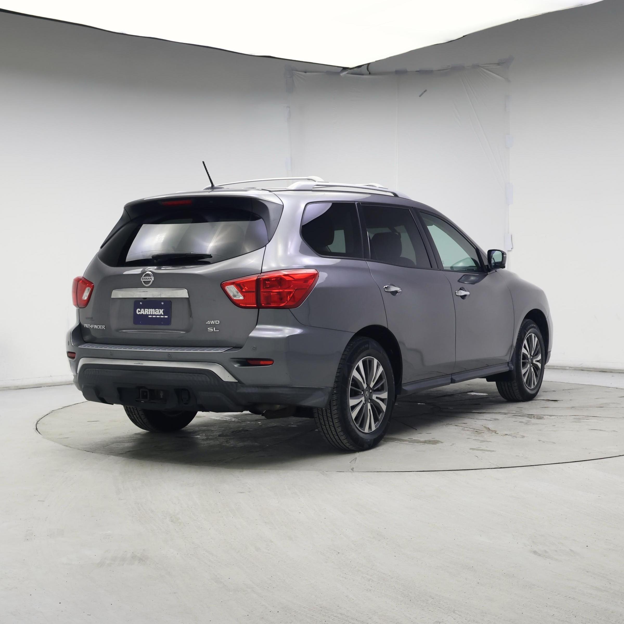 Thumbnail: 2017 Nissan Pathfinder - 8