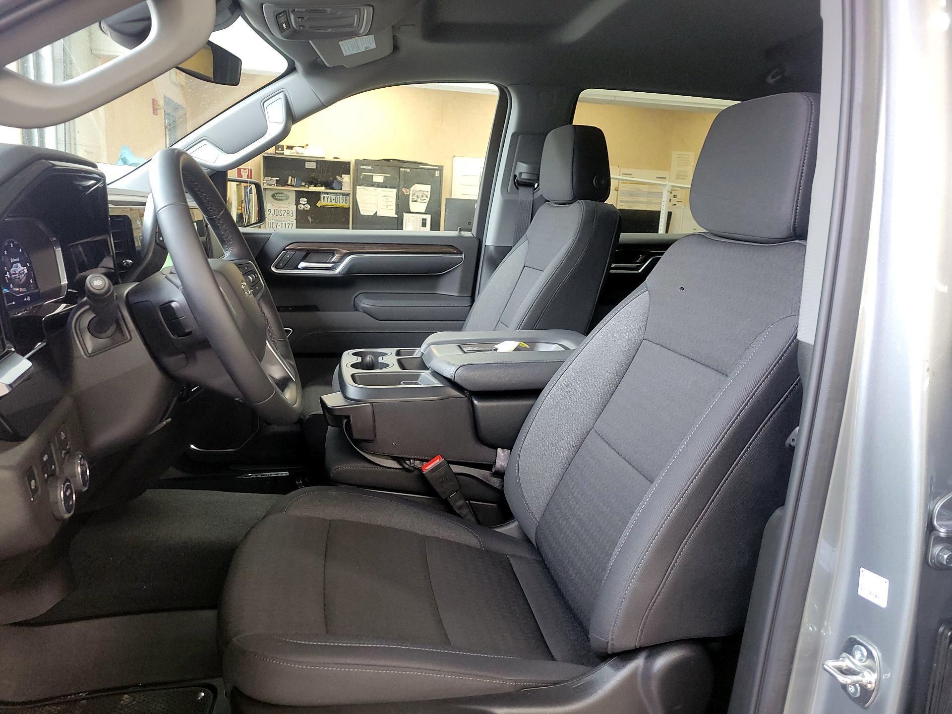 Thumbnail: 2025 Chevrolet Silverado 1500 - 9