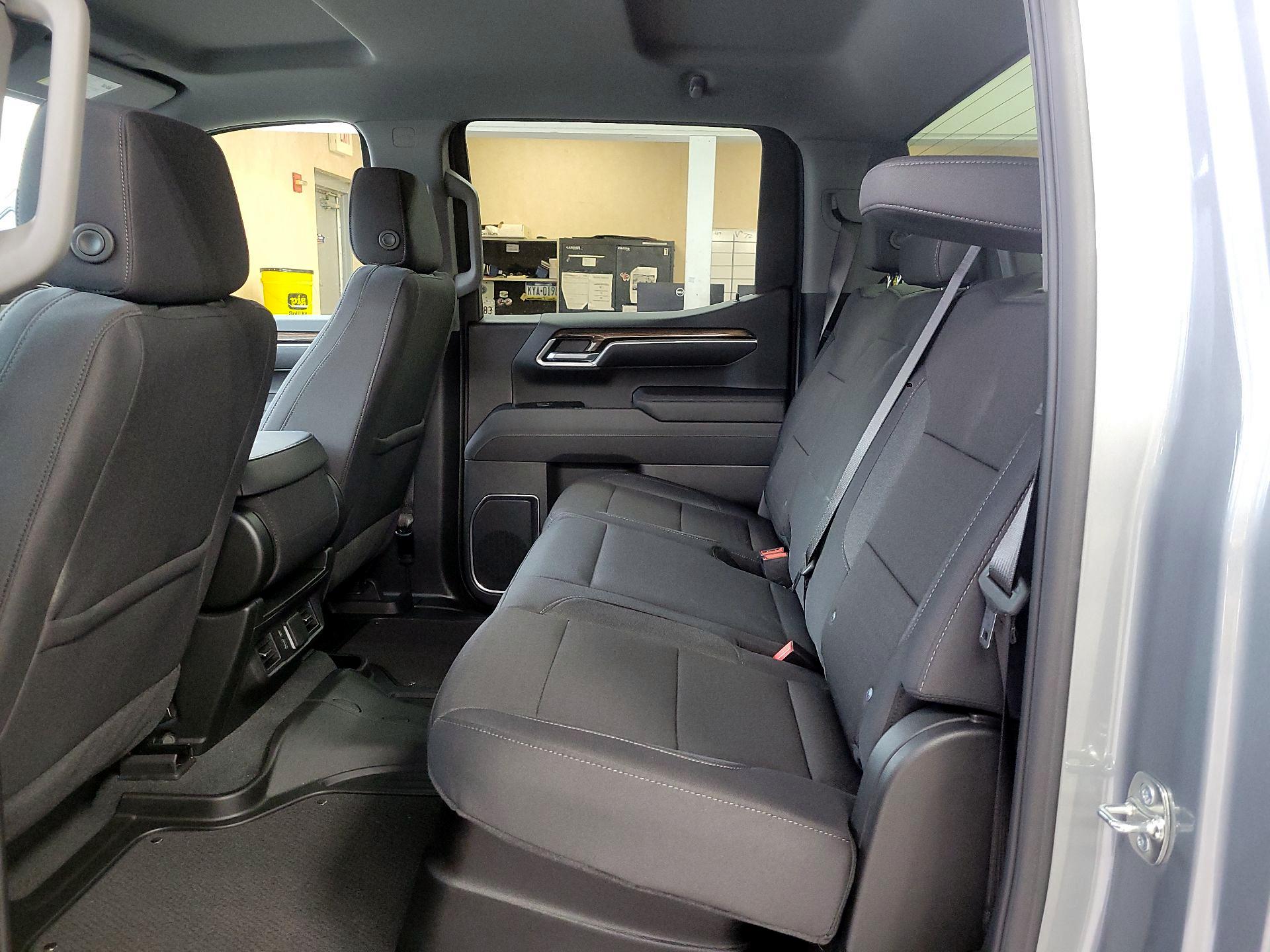 Thumbnail: 2025 Chevrolet Silverado 1500 - 18