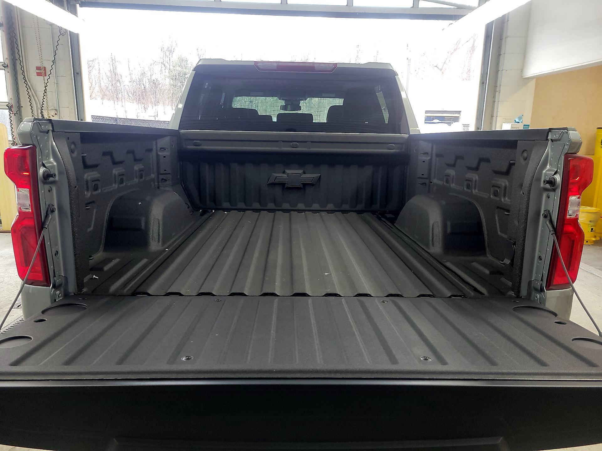 Thumbnail: 2025 Chevrolet Silverado 1500 - 19