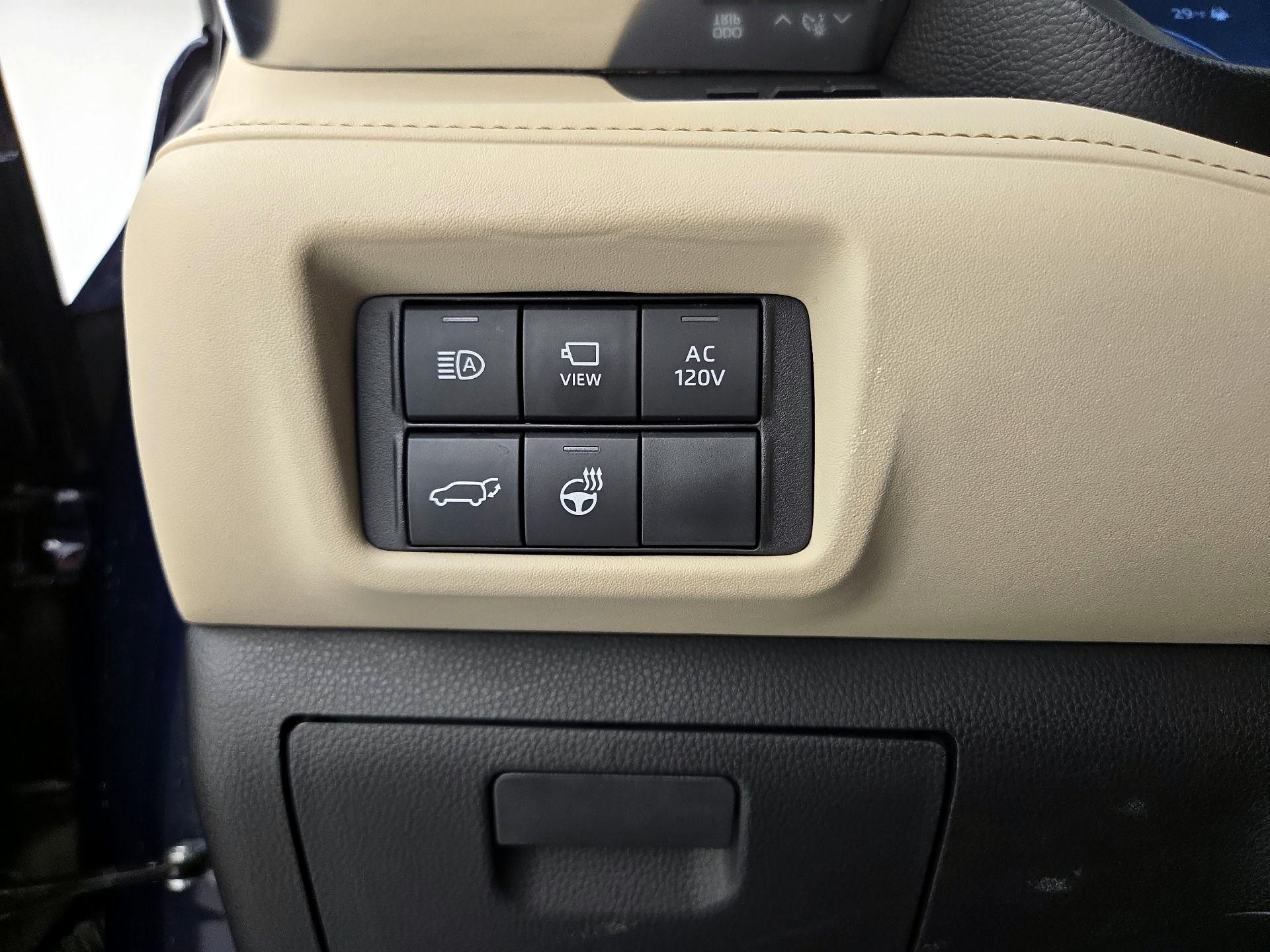 Thumbnail: 2024 Toyota Highlander - 13