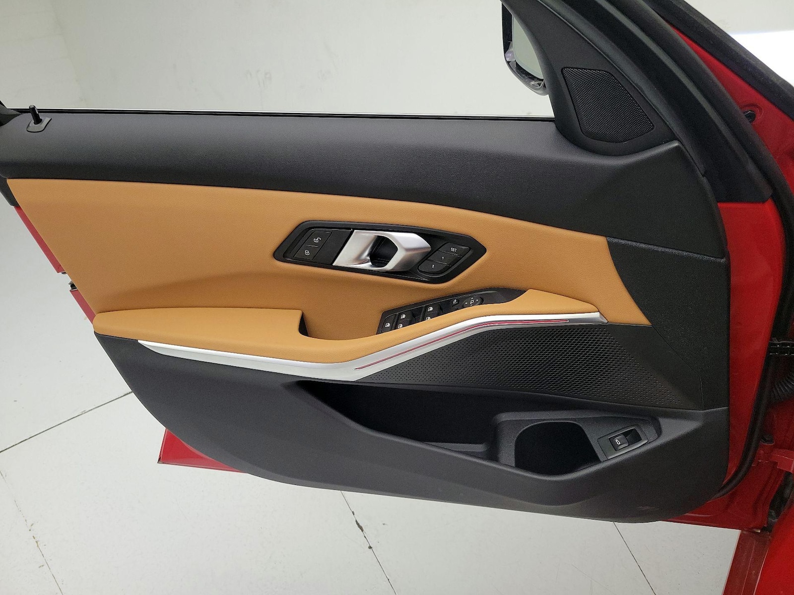 2024 BMW 3 Series 330i - Photo 13