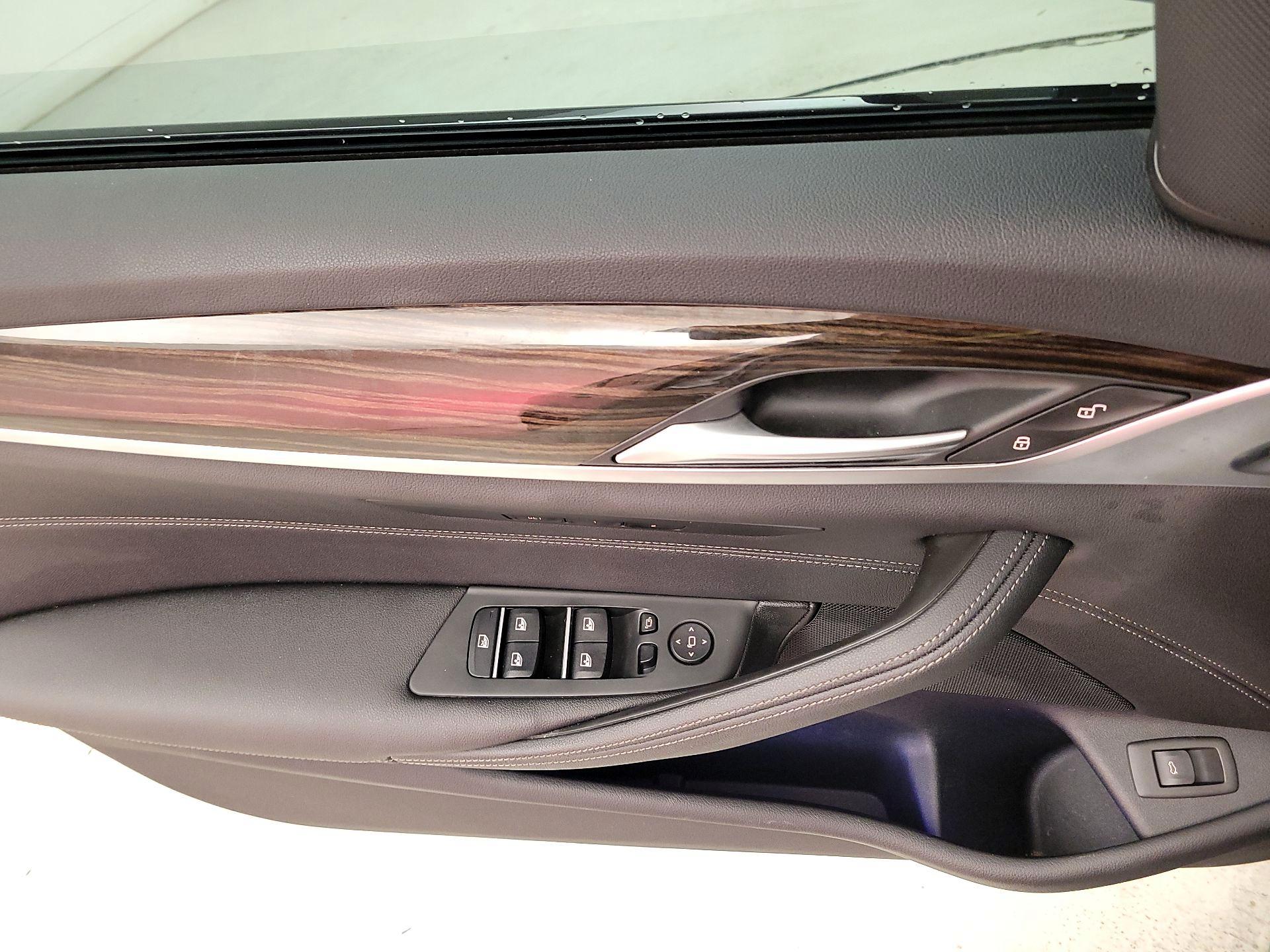 Thumbnail: 2023 BMW 5 Series - 12