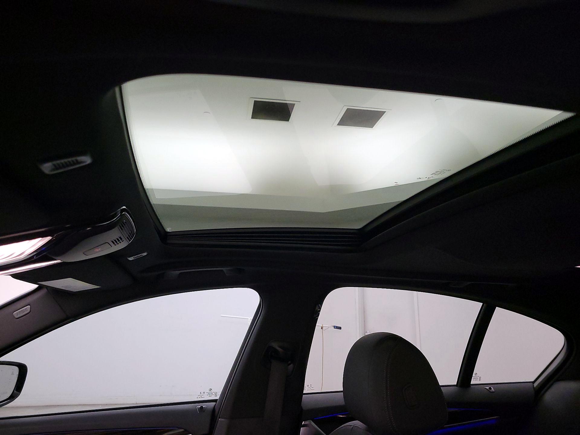 Thumbnail: 2023 BMW 5 Series - 20