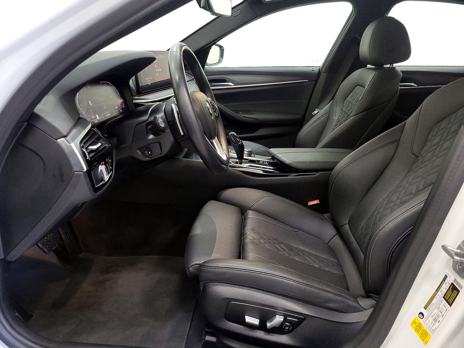 2022 BMW 5 Series 530i - Photo 12