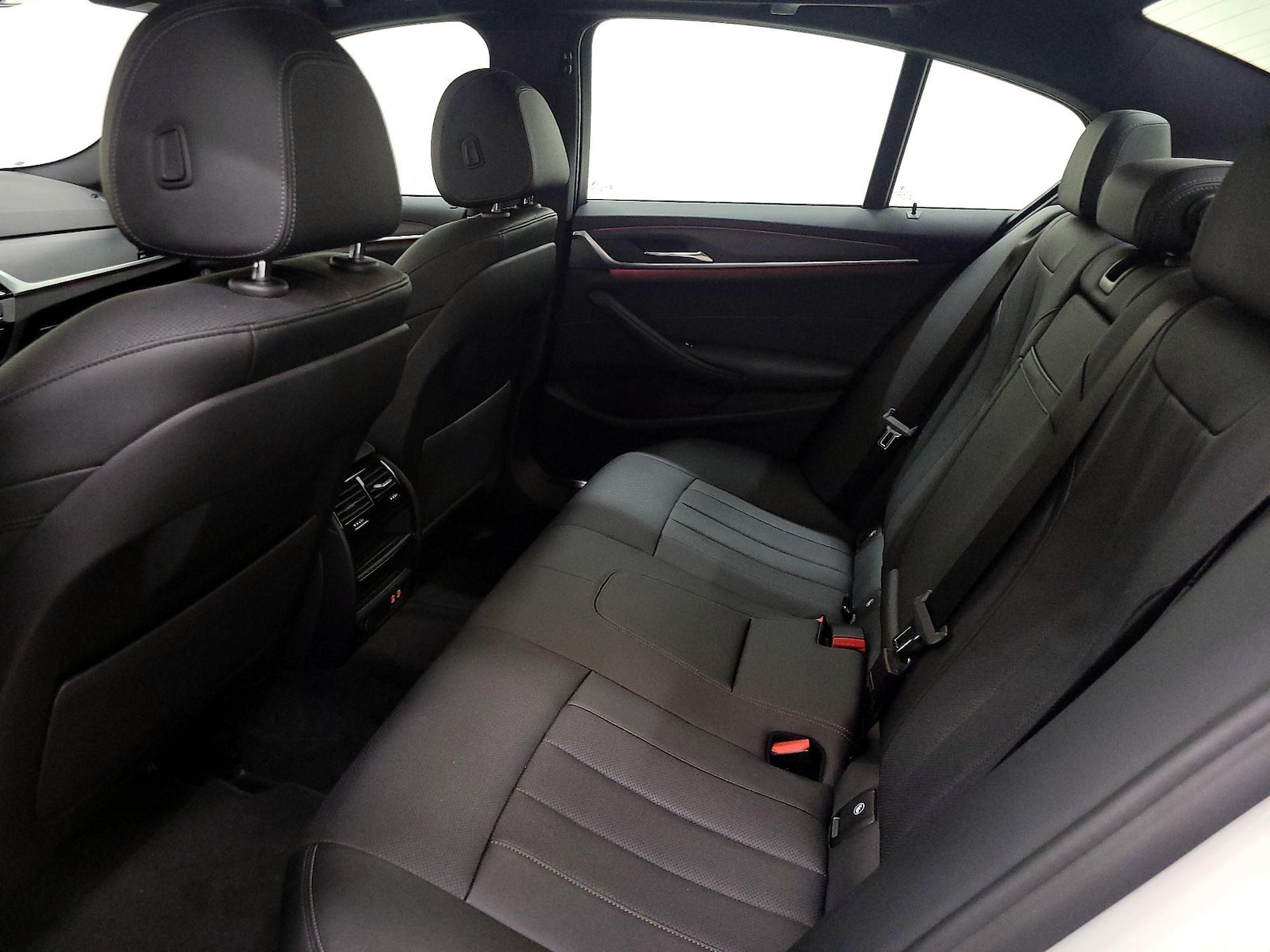 2022 BMW 5 Series 530i - Photo 22
