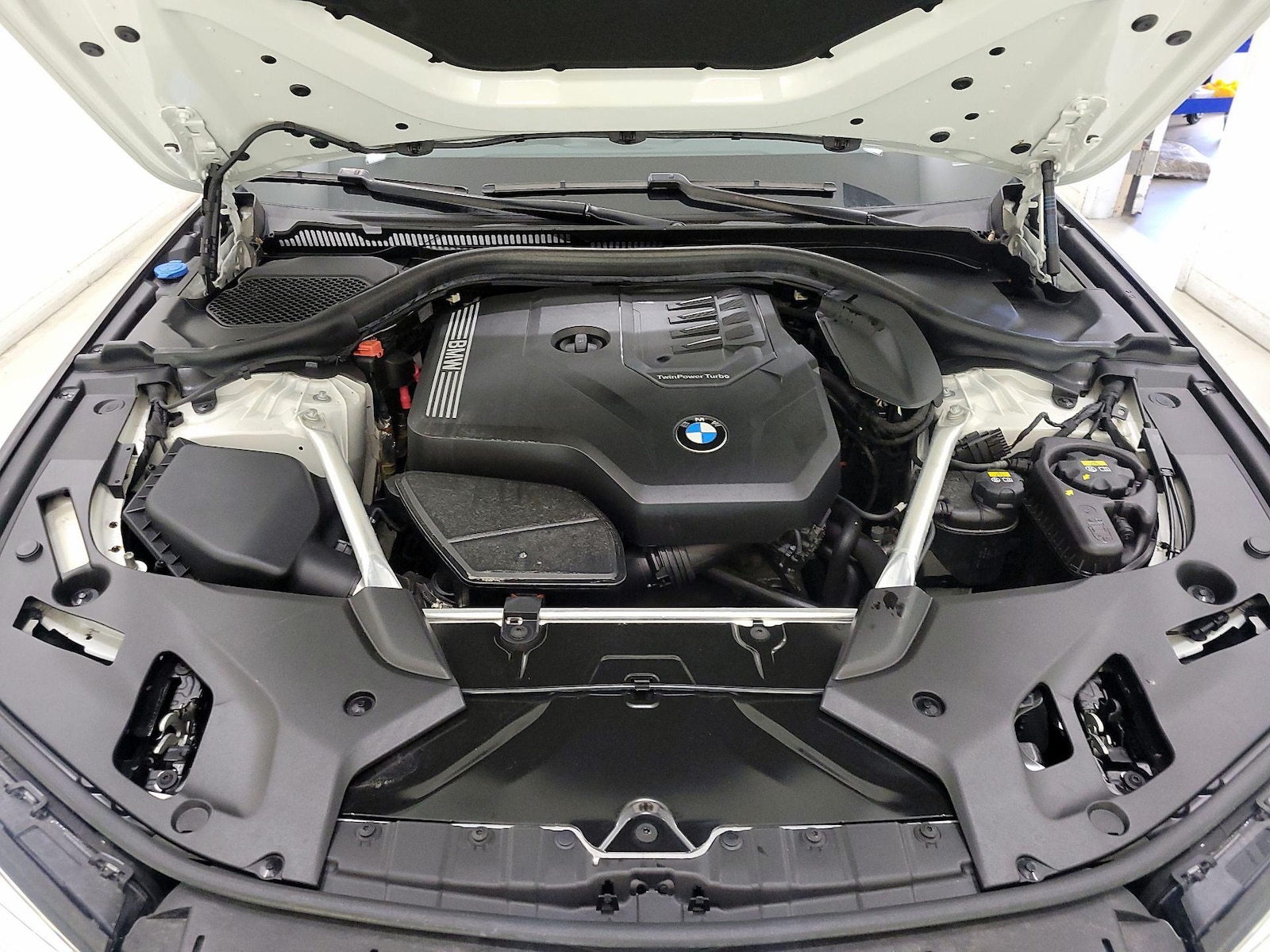 2022 BMW 5 Series 530i - Photo 24