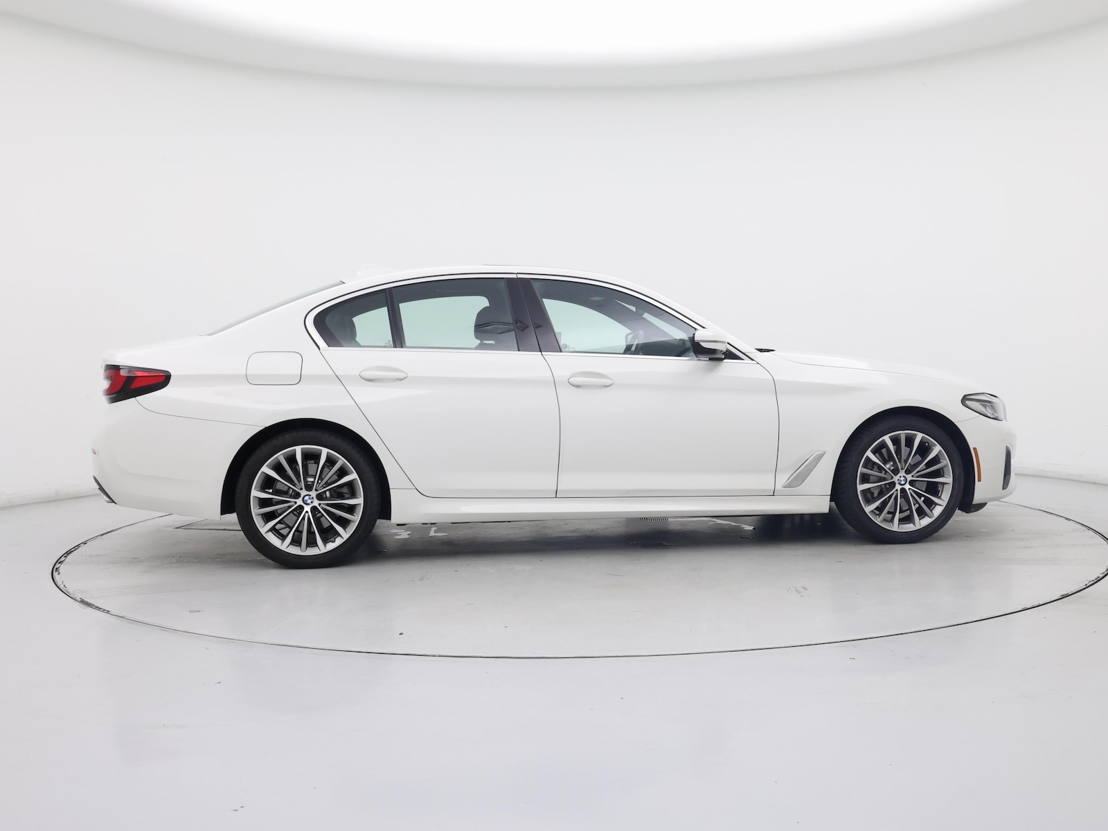 2022 BMW 5 Series 530i - Photo 8
