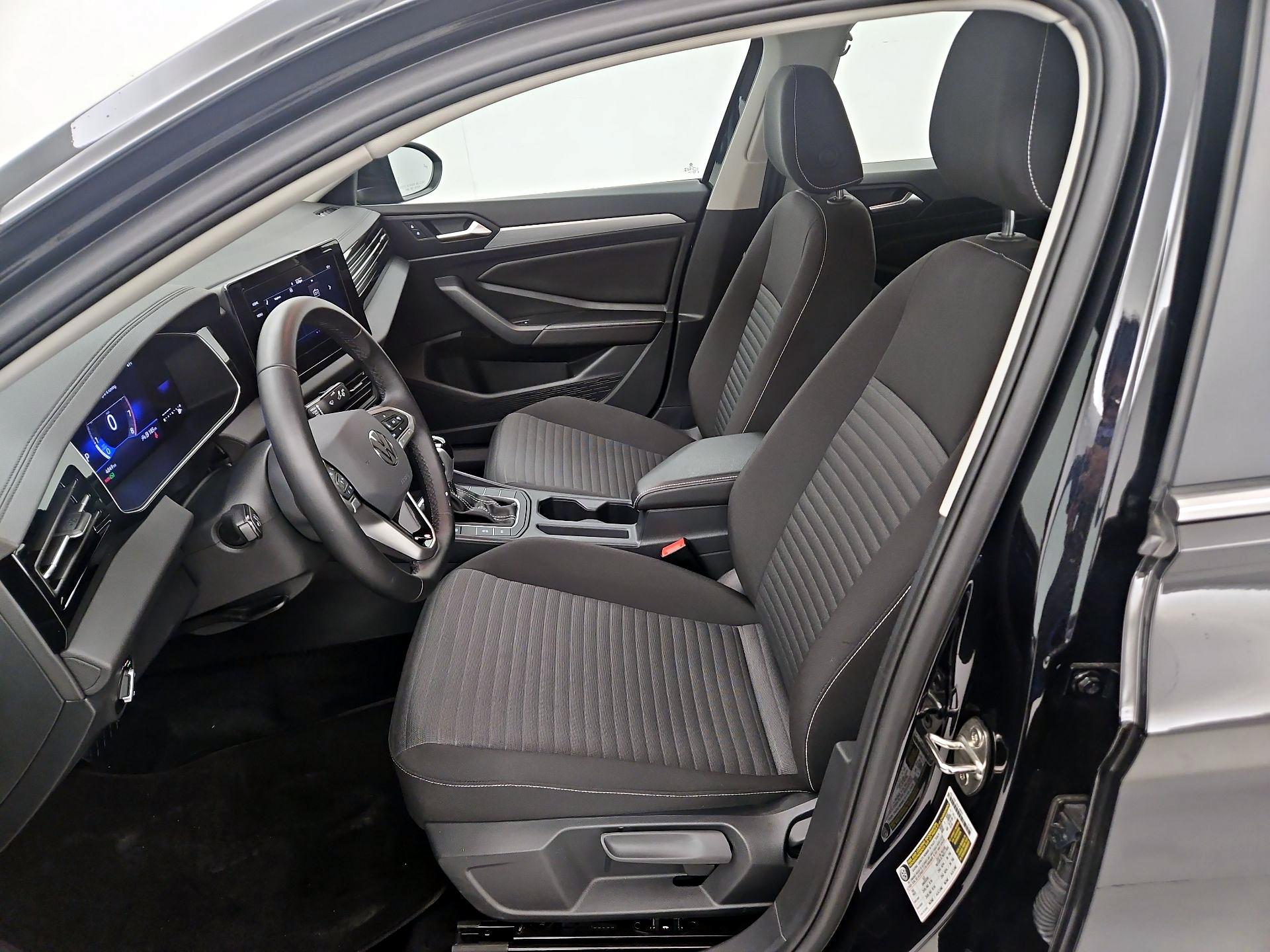 Thumbnail: 2025 Volkswagen Jetta - 11