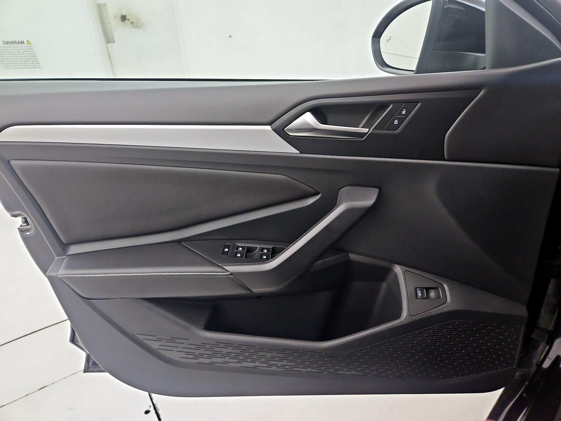 Thumbnail: 2025 Volkswagen Jetta - 12