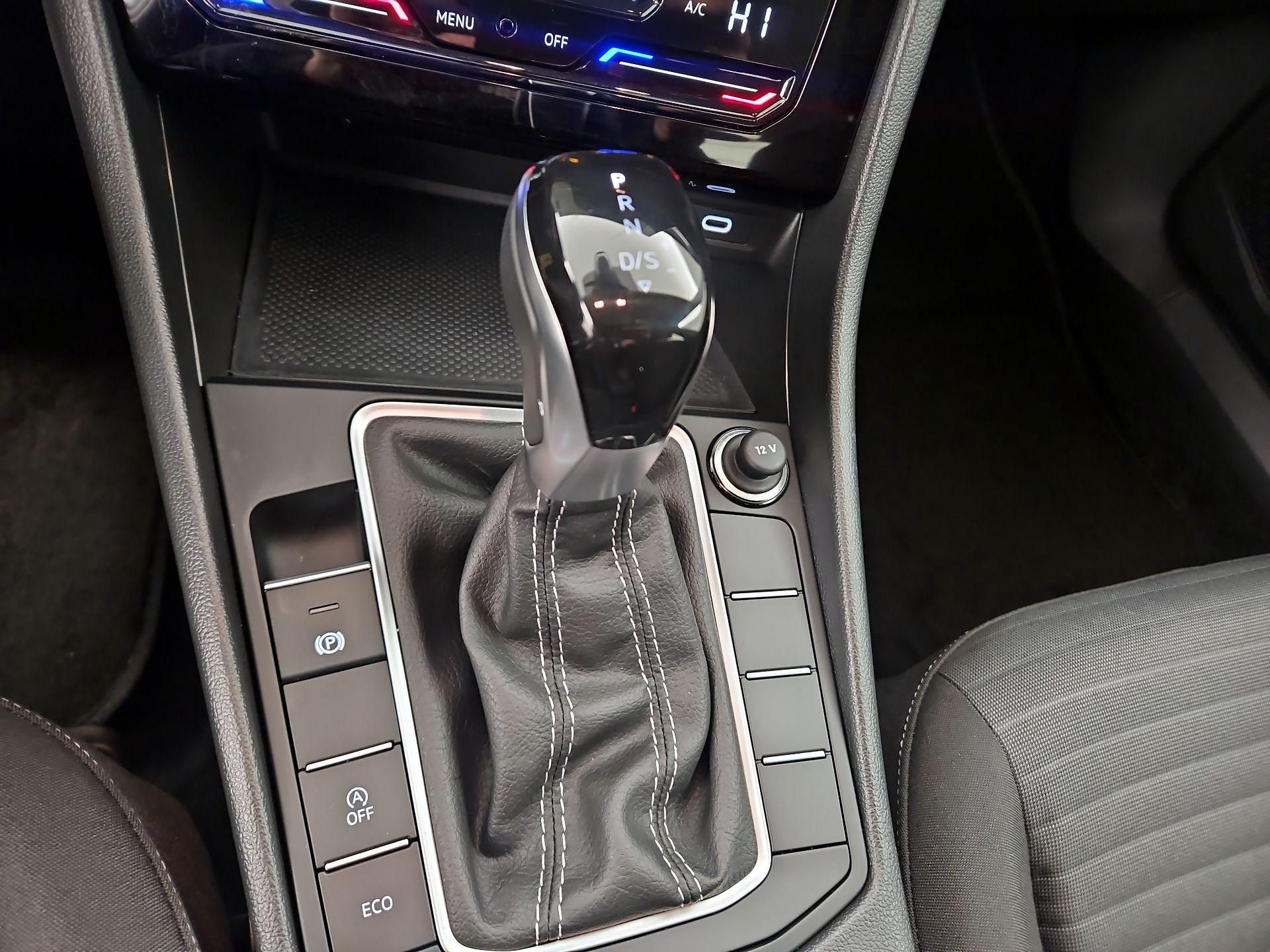 Thumbnail: 2025 Volkswagen Jetta - 17