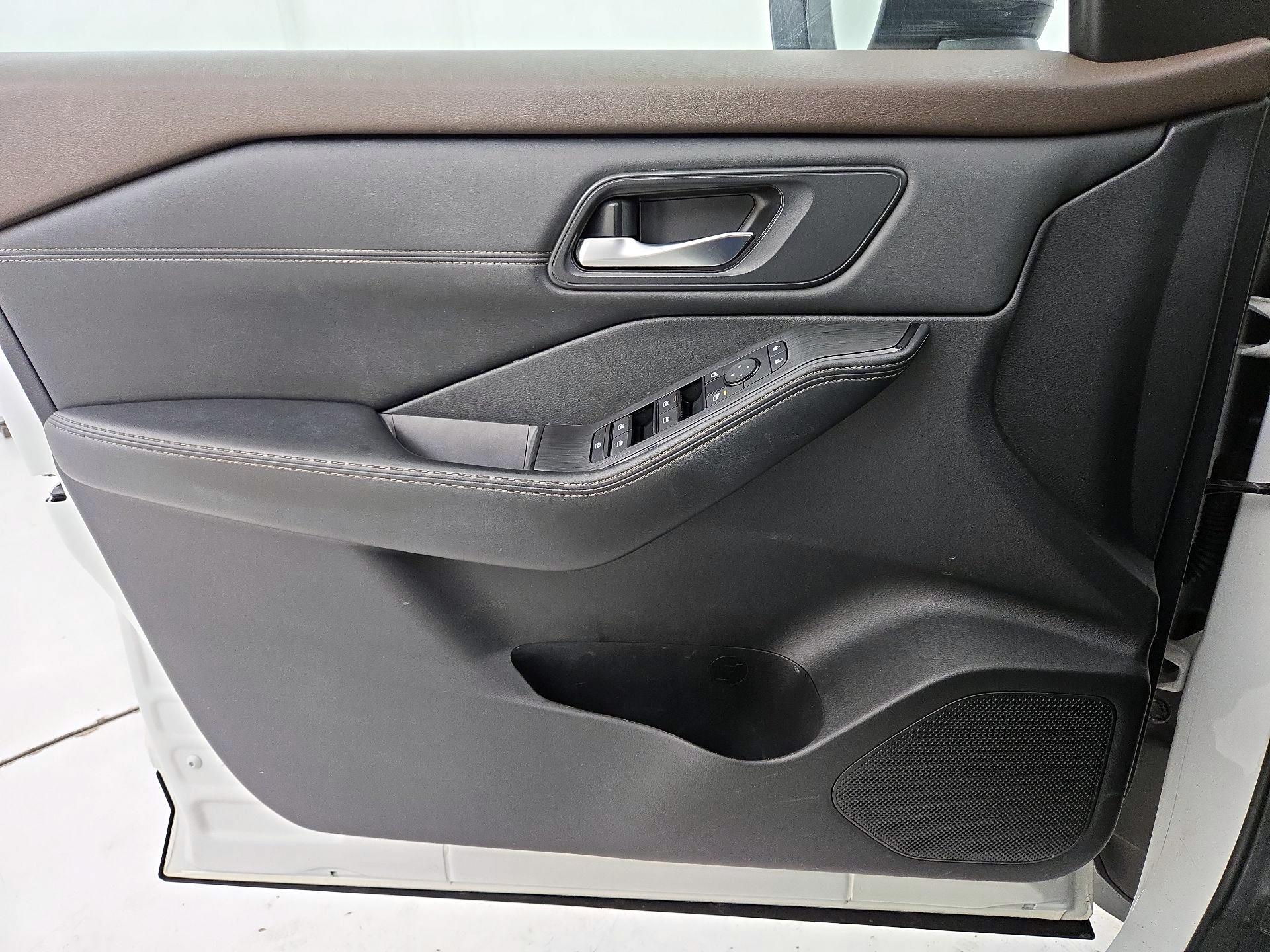 Thumbnail: 2023 Nissan Rogue - 12