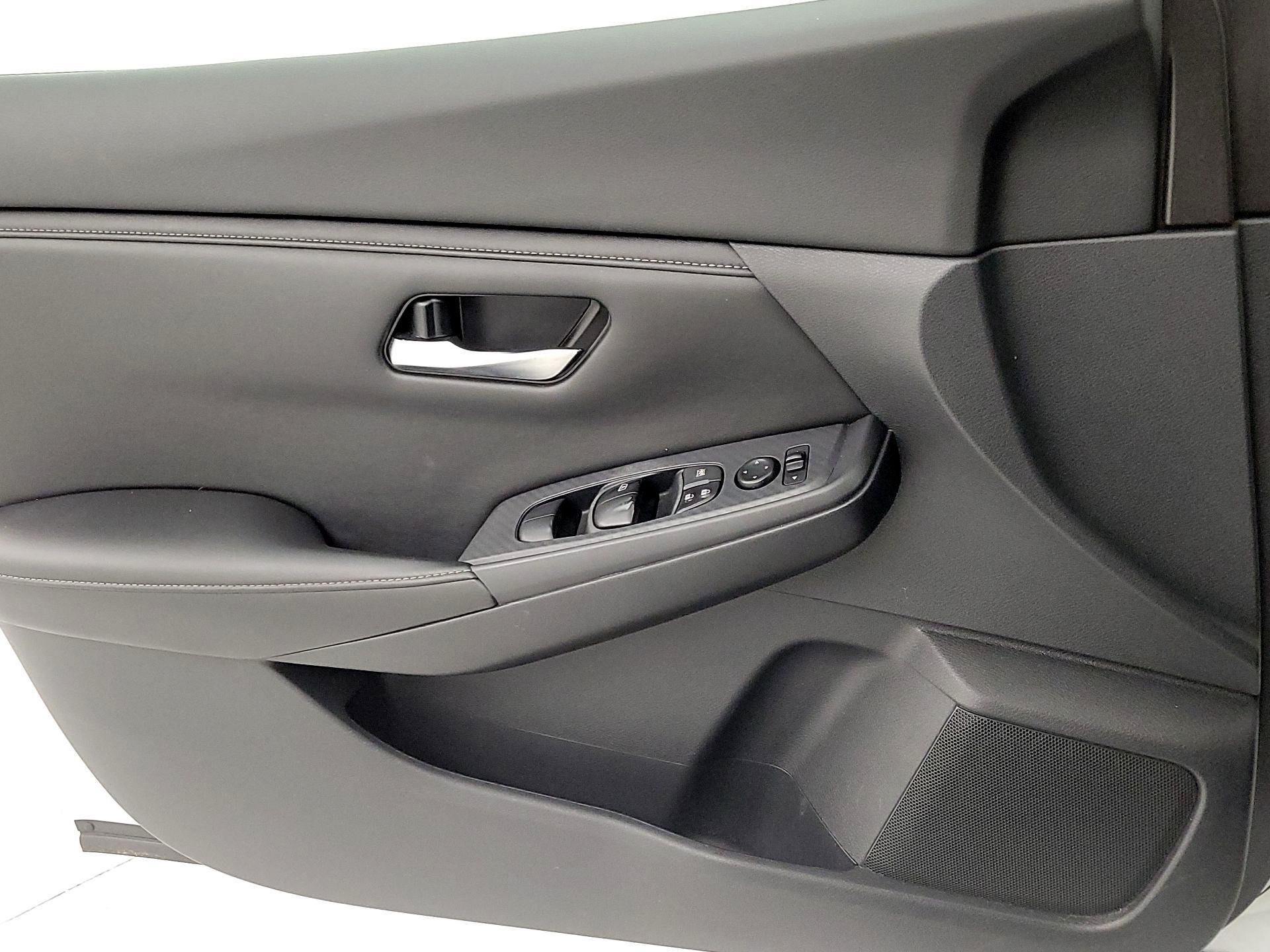 Thumbnail: 2021 Nissan Sentra - 12