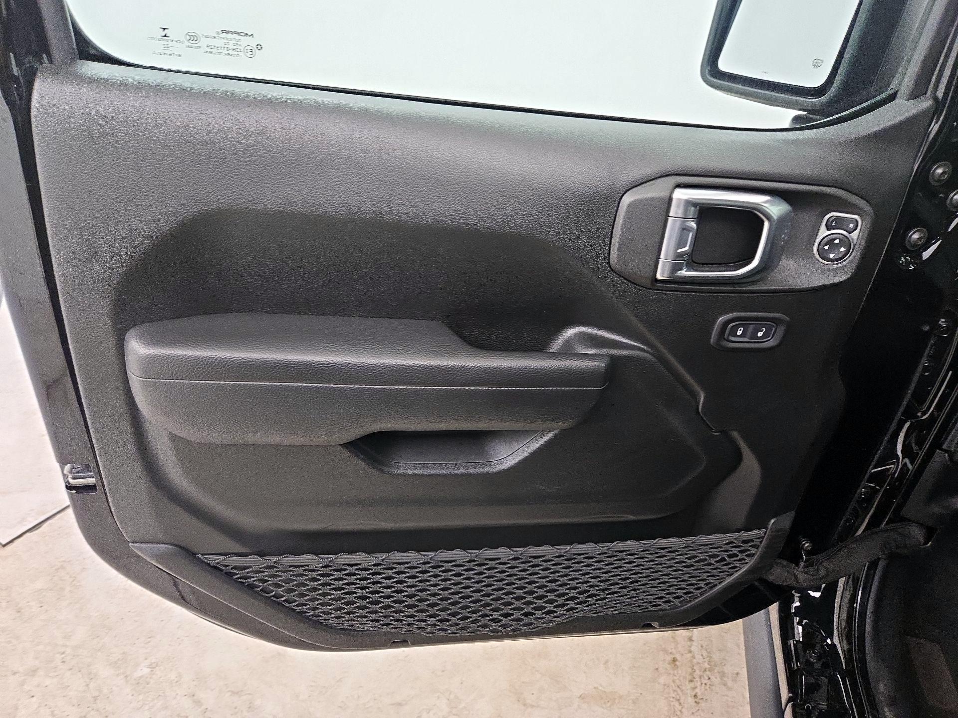 Thumbnail: 2022 Jeep Wrangler - 12