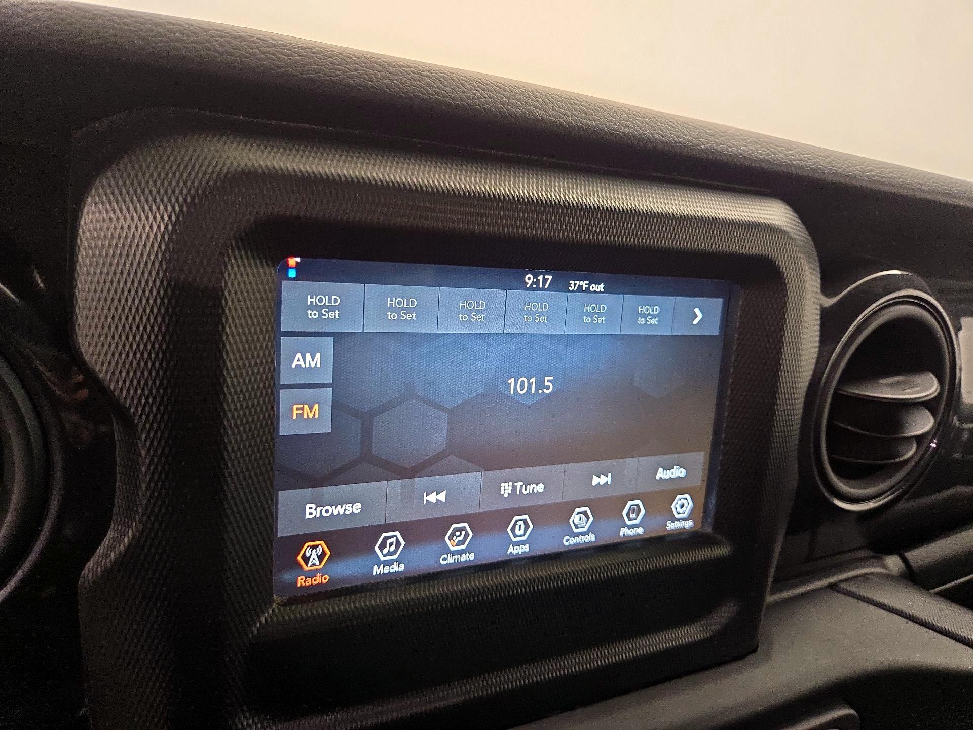 Thumbnail: 2022 Jeep Wrangler - 15