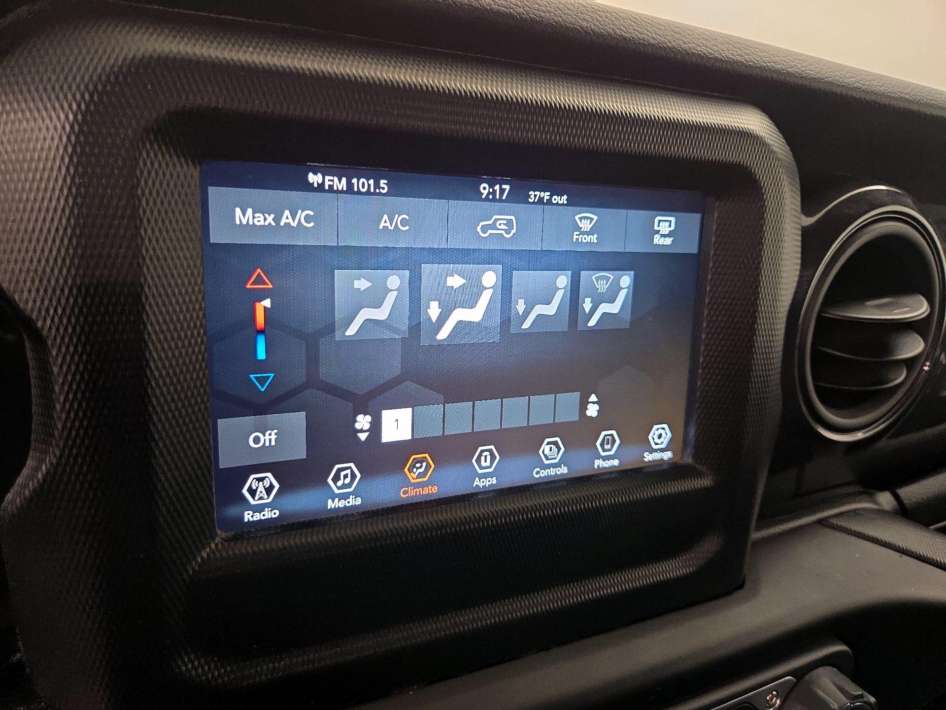 Thumbnail: 2022 Jeep Wrangler - 16