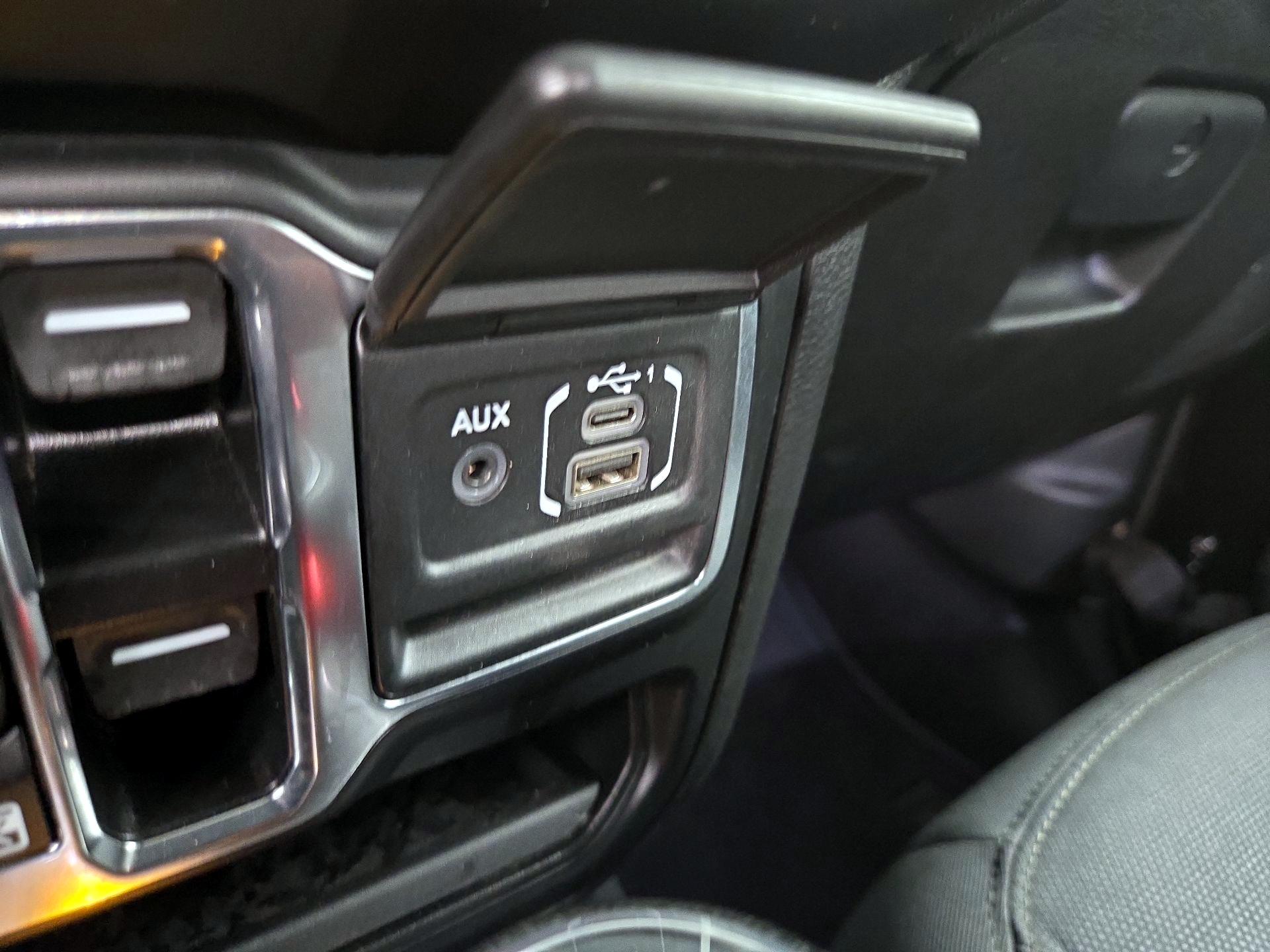 Thumbnail: 2022 Jeep Wrangler - 18