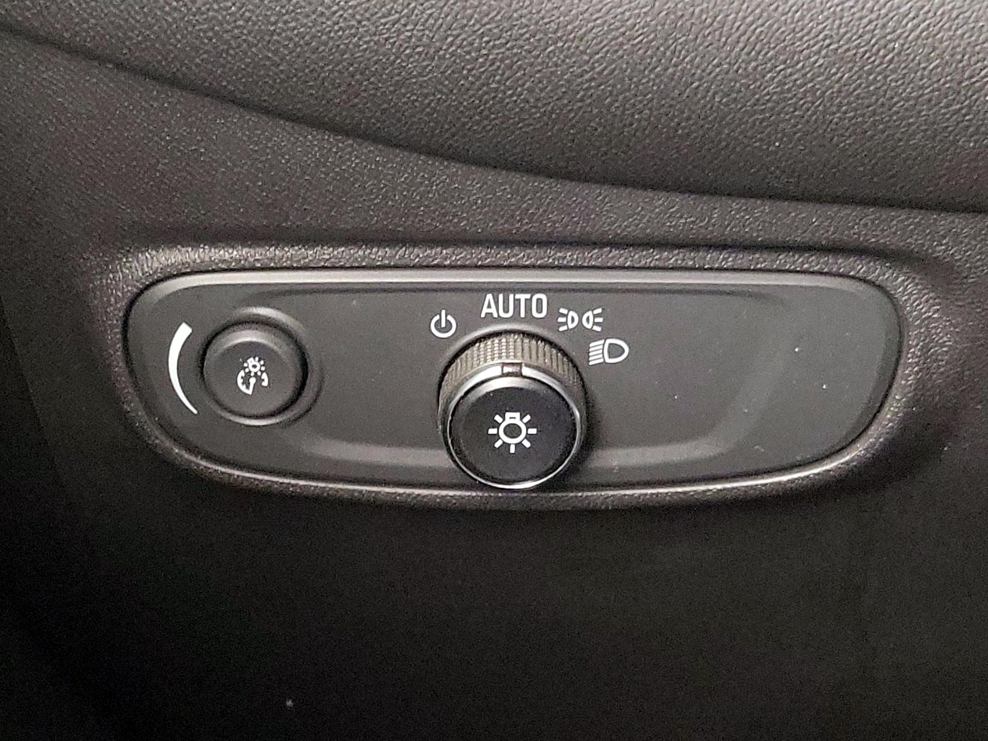 Thumbnail: 2022 Chevrolet Equinox - 13