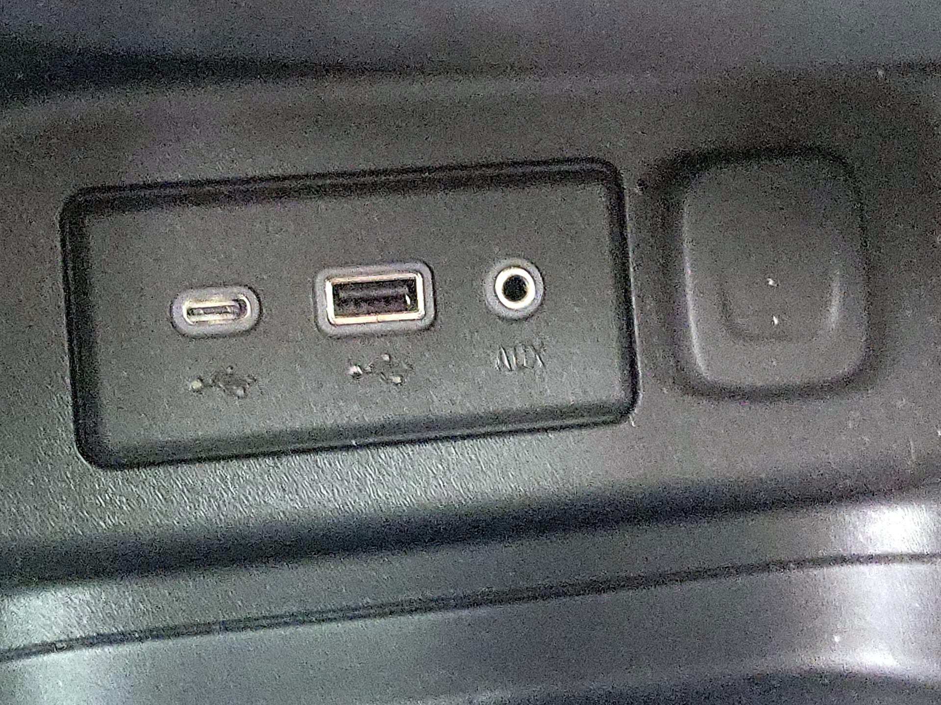 Thumbnail: 2022 Chevrolet Equinox - 18