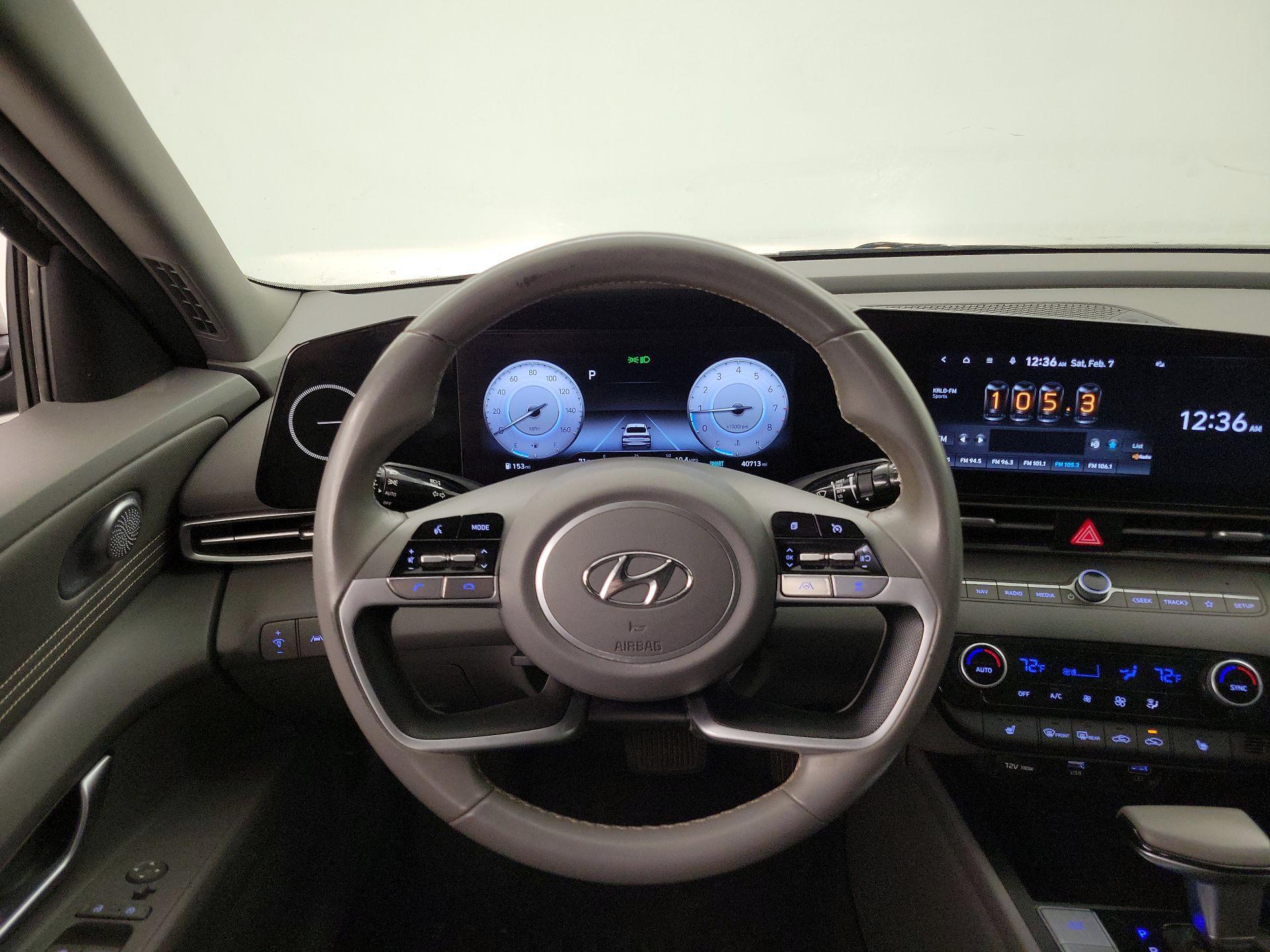 Thumbnail: 2023 Hyundai Elantra - 10