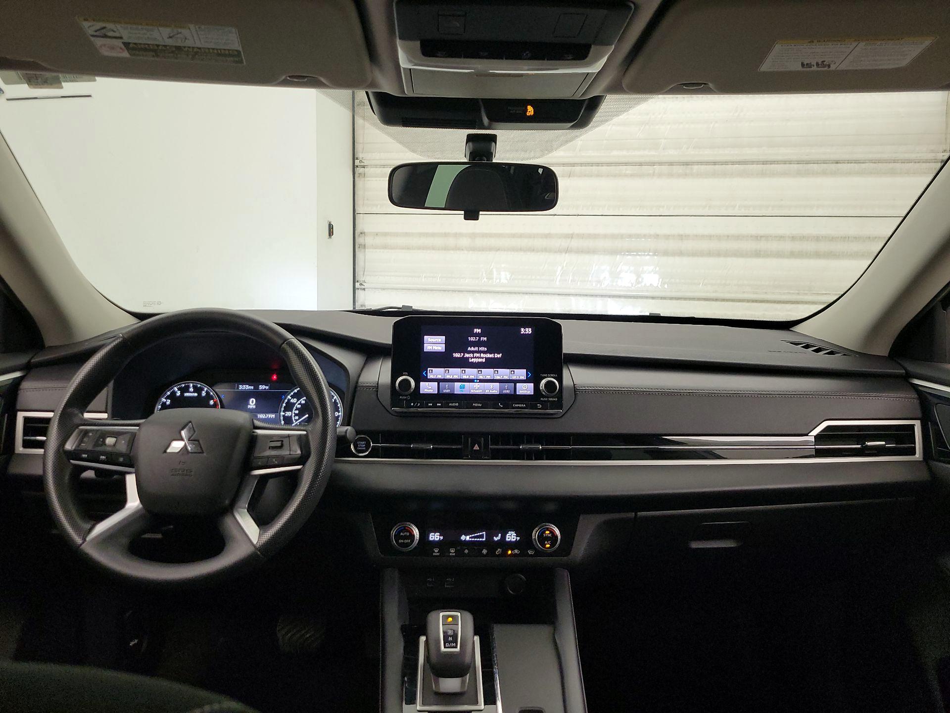 Thumbnail: 2022 Mitsubishi Outlander - 9