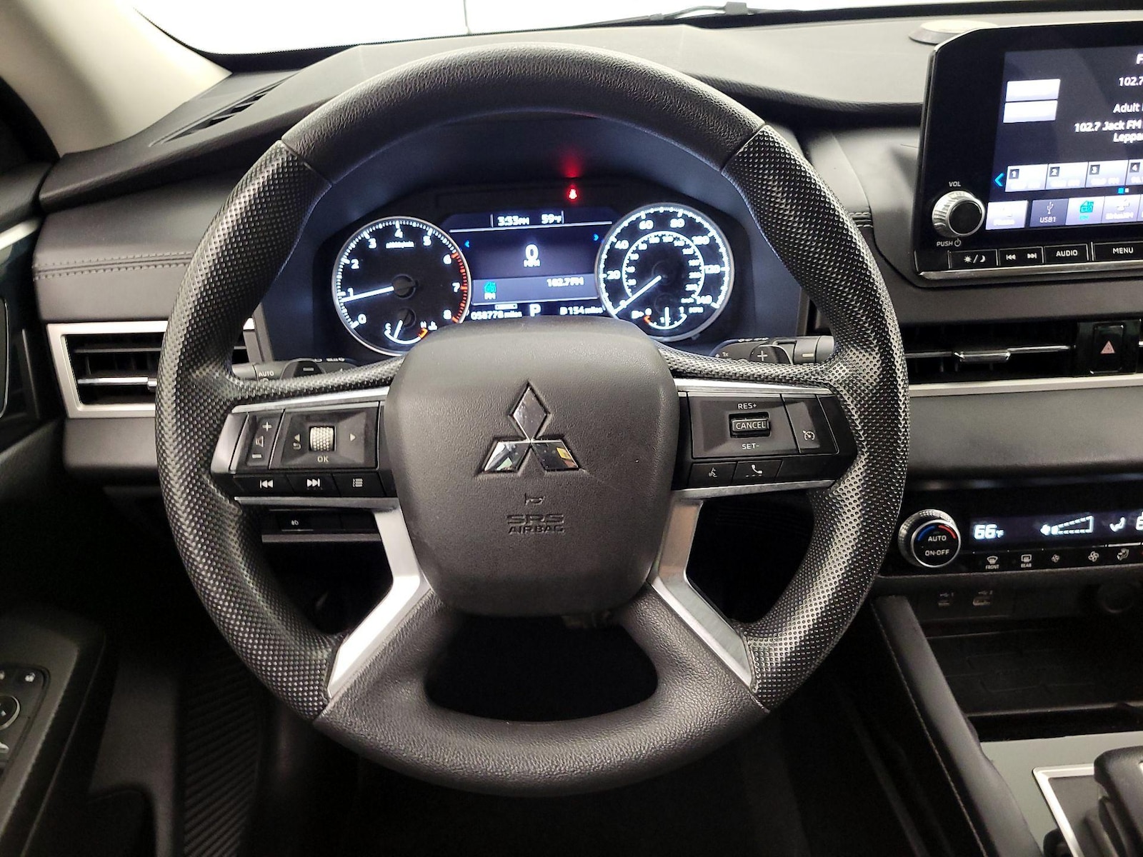 2022 Mitsubishi Outlander ES - Photo 11