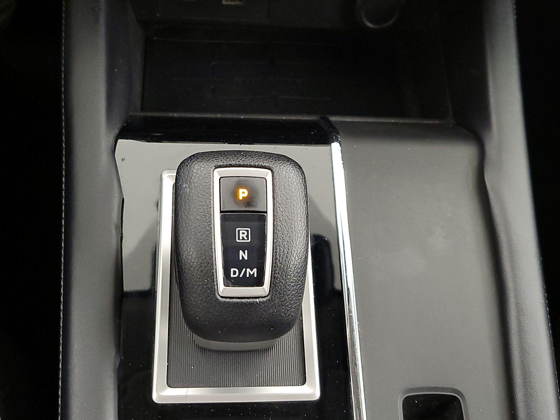 Thumbnail: 2022 Mitsubishi Outlander - 17