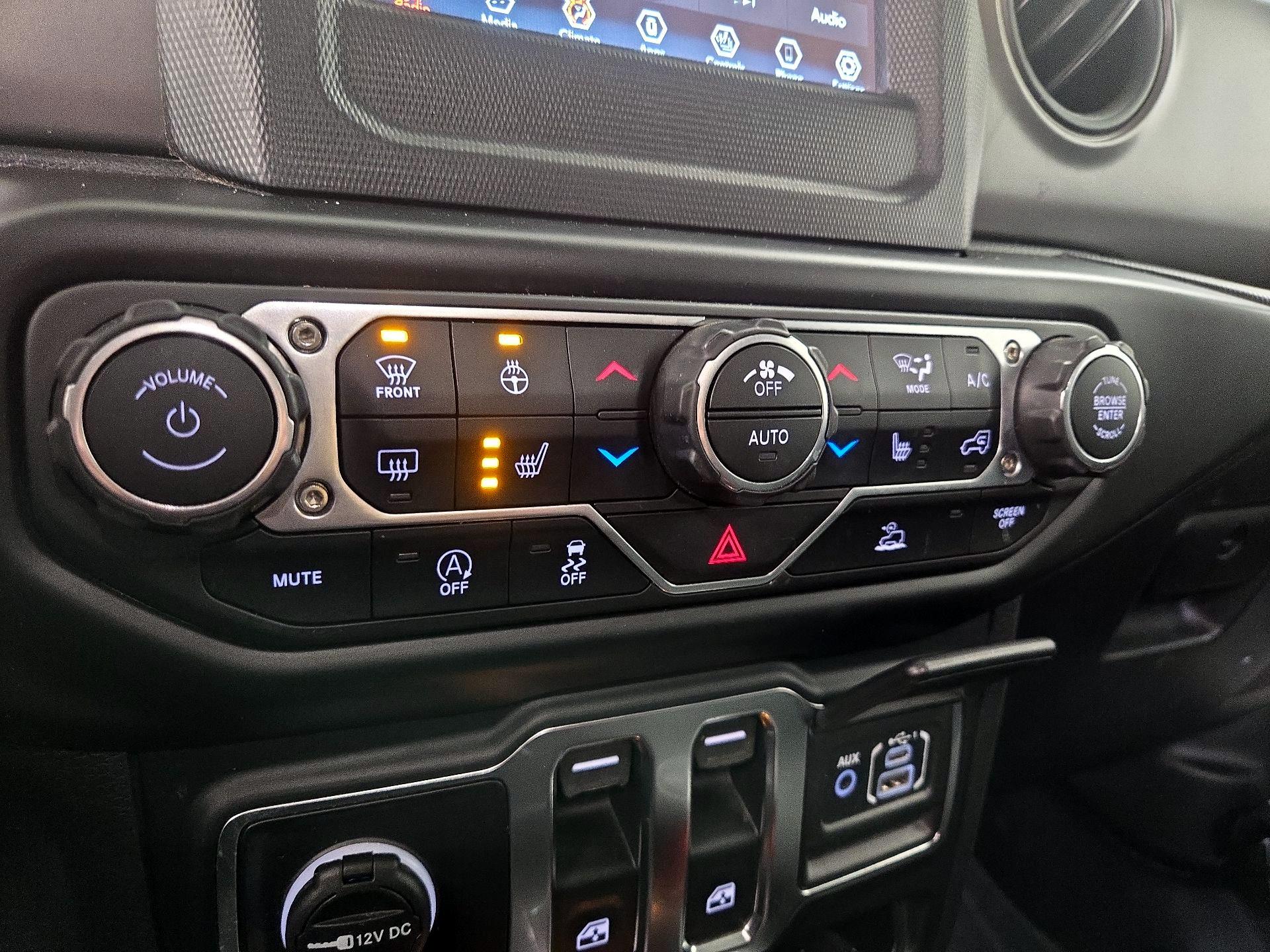 Thumbnail: 2022 Jeep Wrangler - 16