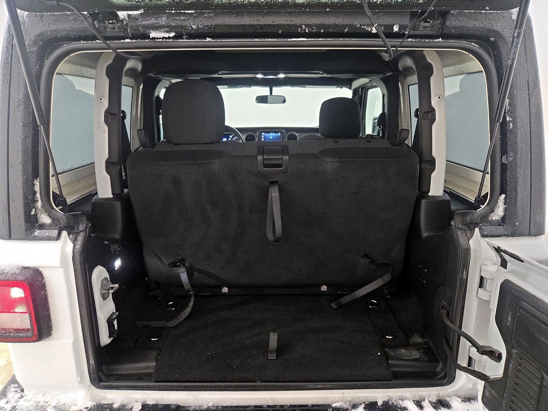 Thumbnail: 2022 Jeep Wrangler - 19