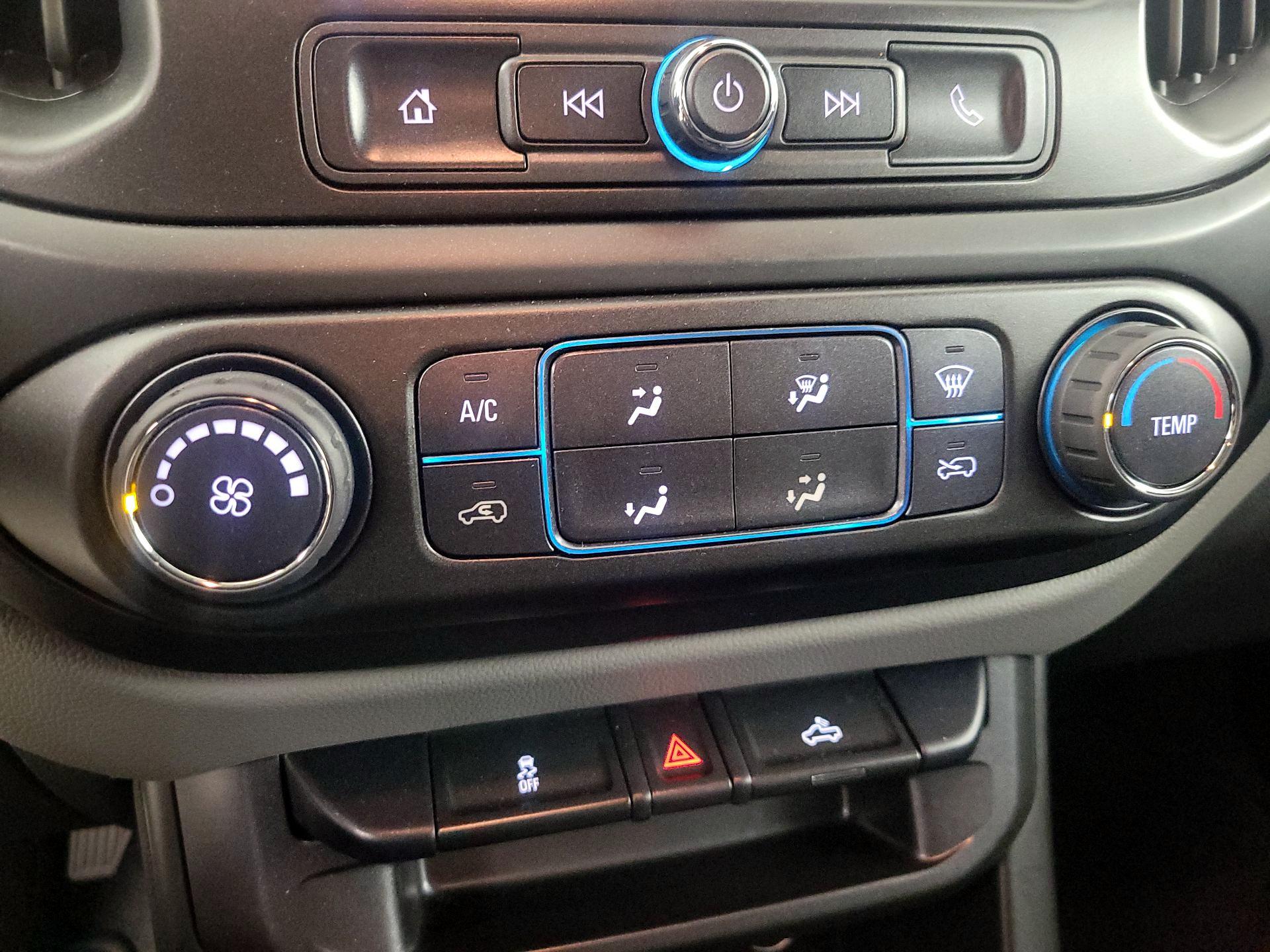 Thumbnail: 2022 Chevrolet Colorado - 16