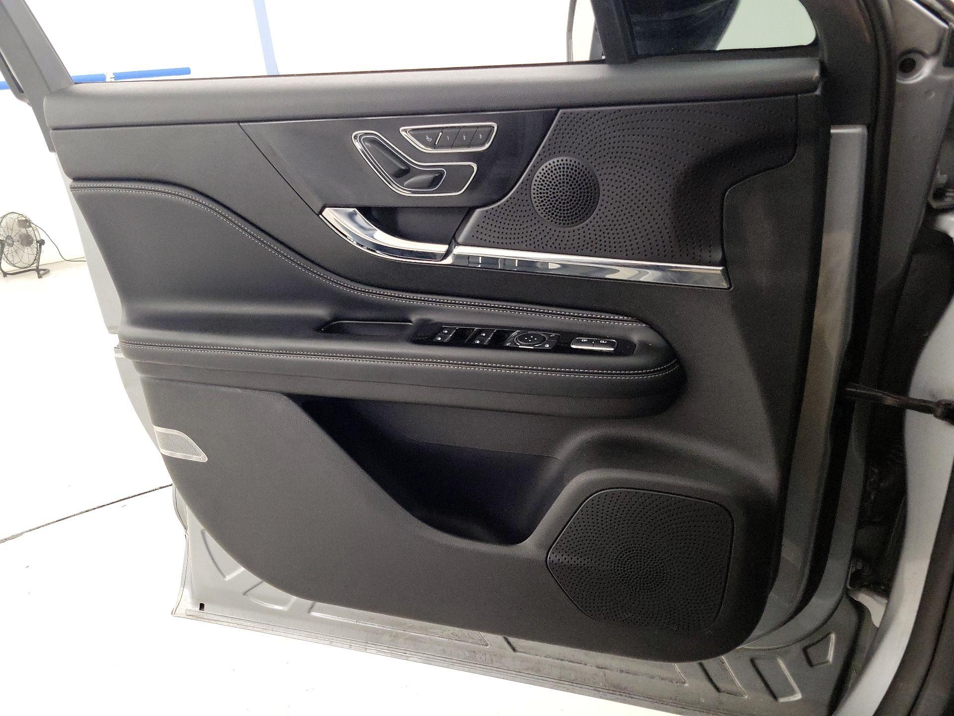 Thumbnail: 2024 Lincoln Corsair - 12