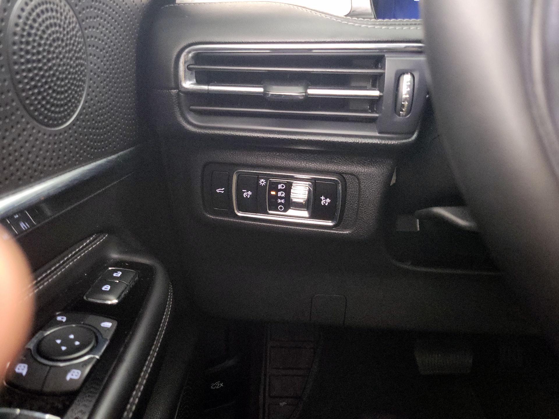 Thumbnail: 2024 Lincoln Corsair - 13