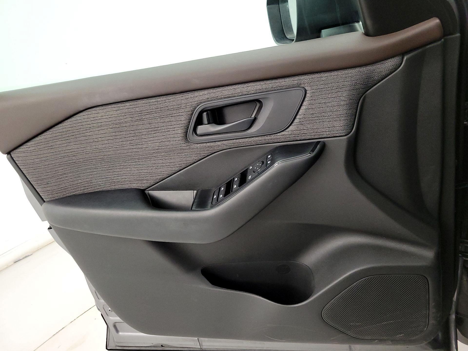 Thumbnail: 2023 Nissan Rogue - 12