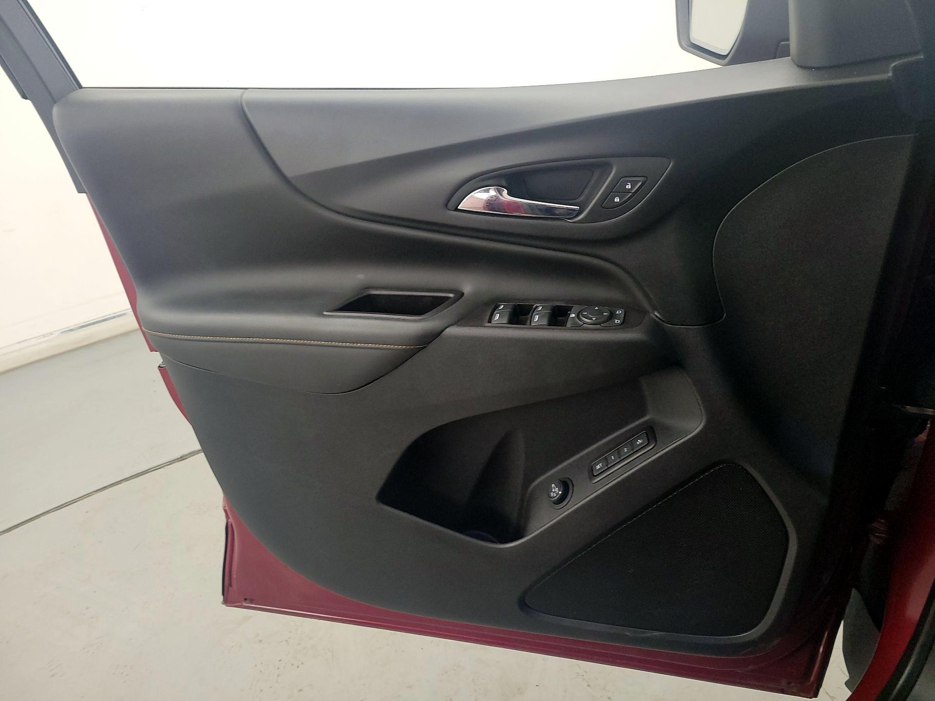 Thumbnail: 2021 Chevrolet Equinox - 12