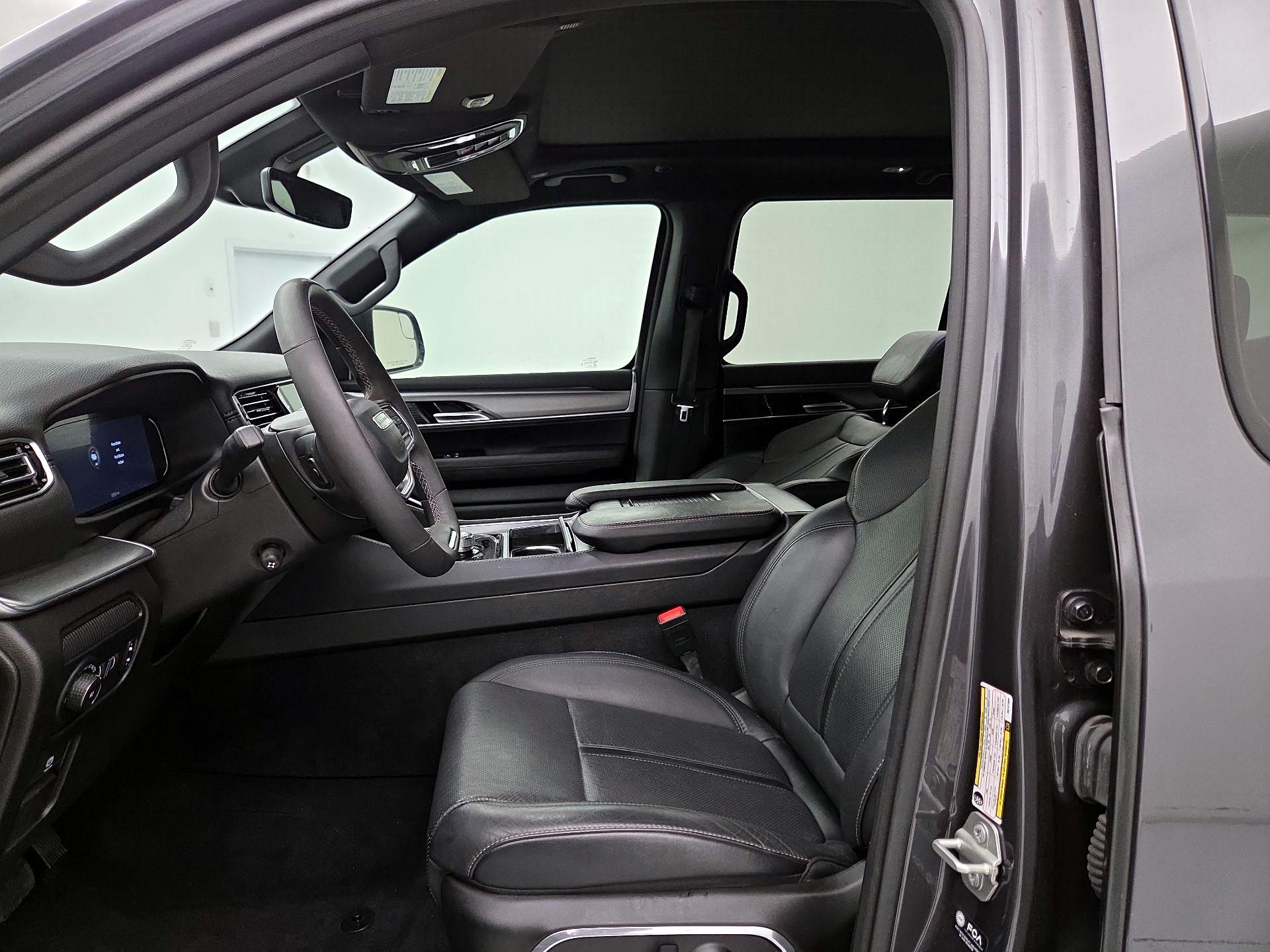 Thumbnail: 2024 Jeep Wagoneer - 11