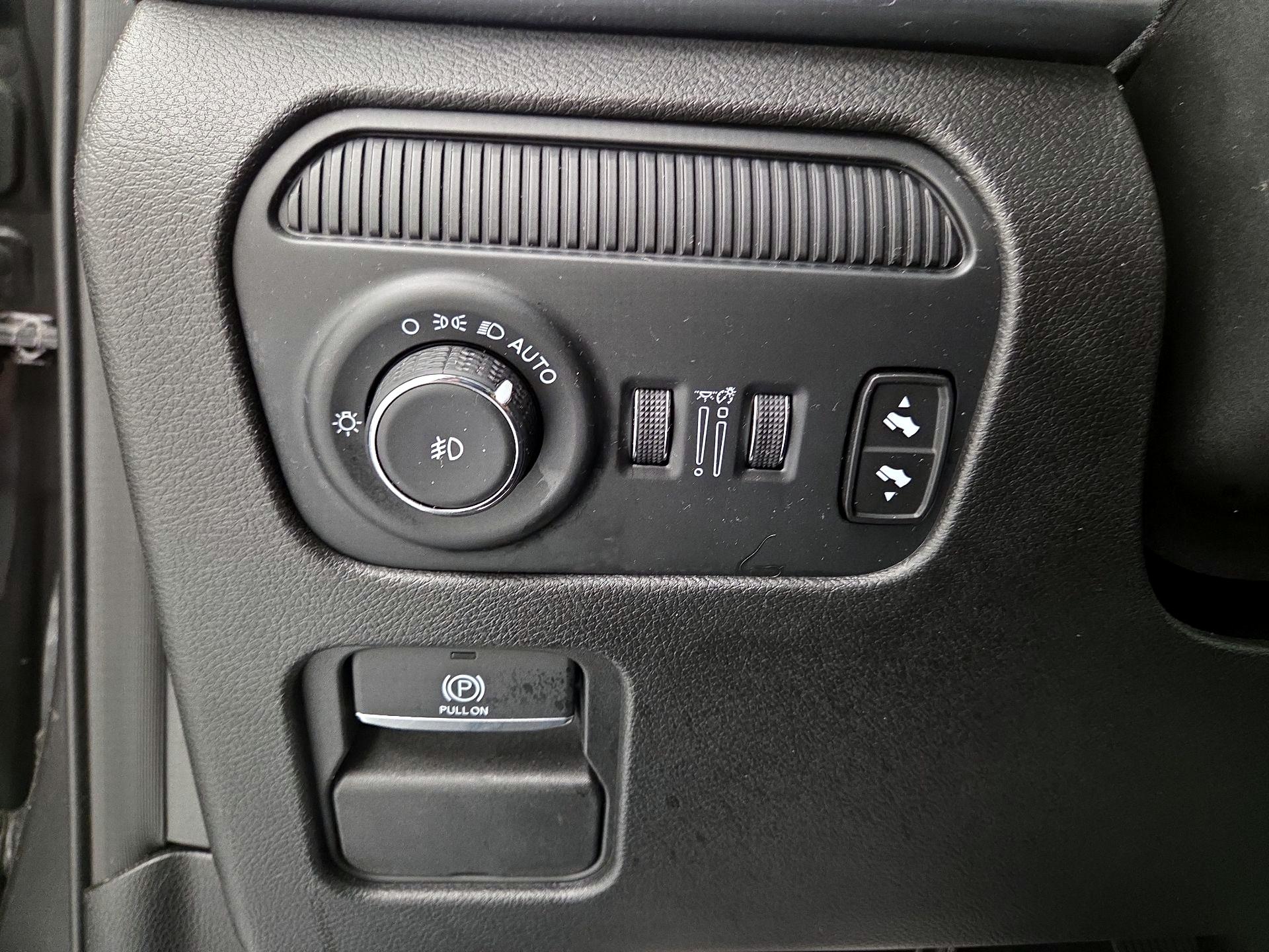 Thumbnail: 2024 Jeep Wagoneer - 13