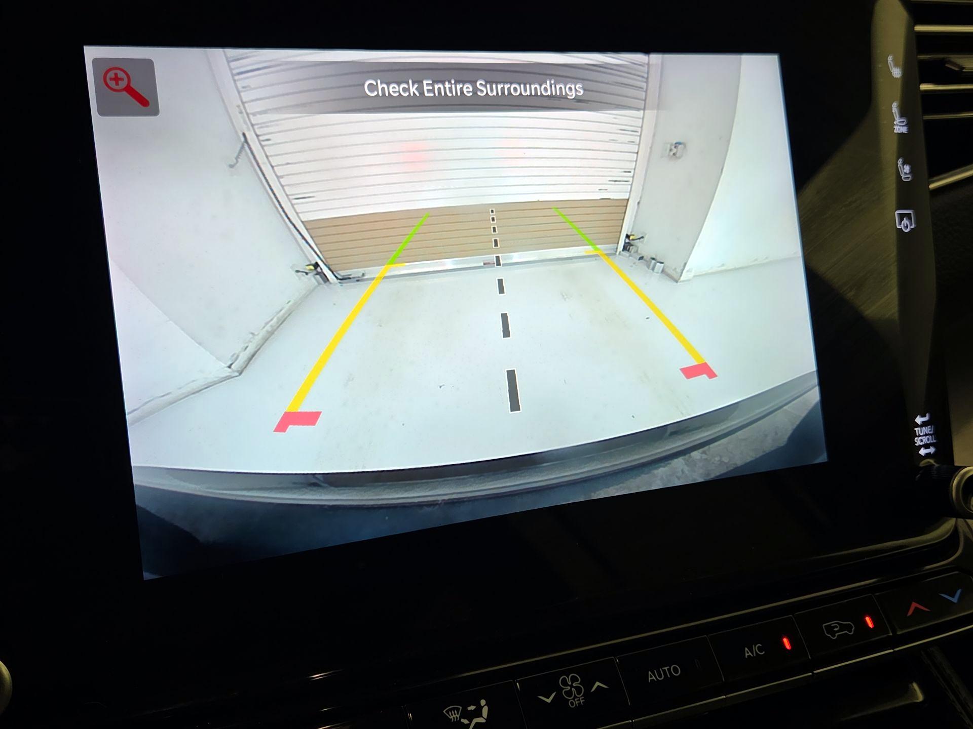 Thumbnail: 2024 Jeep Wagoneer - 15