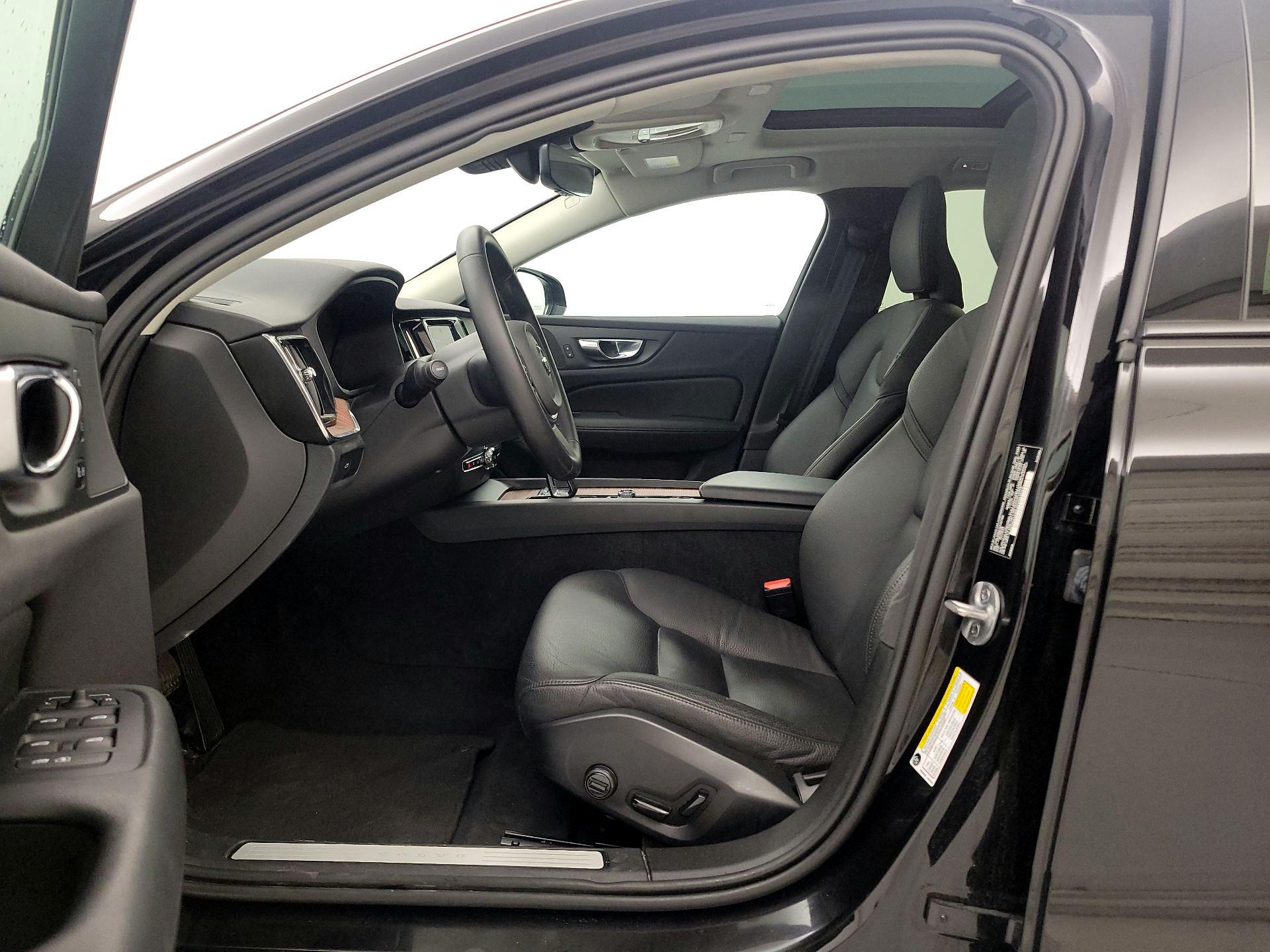 Thumbnail: 2025 Volvo S60 - 11