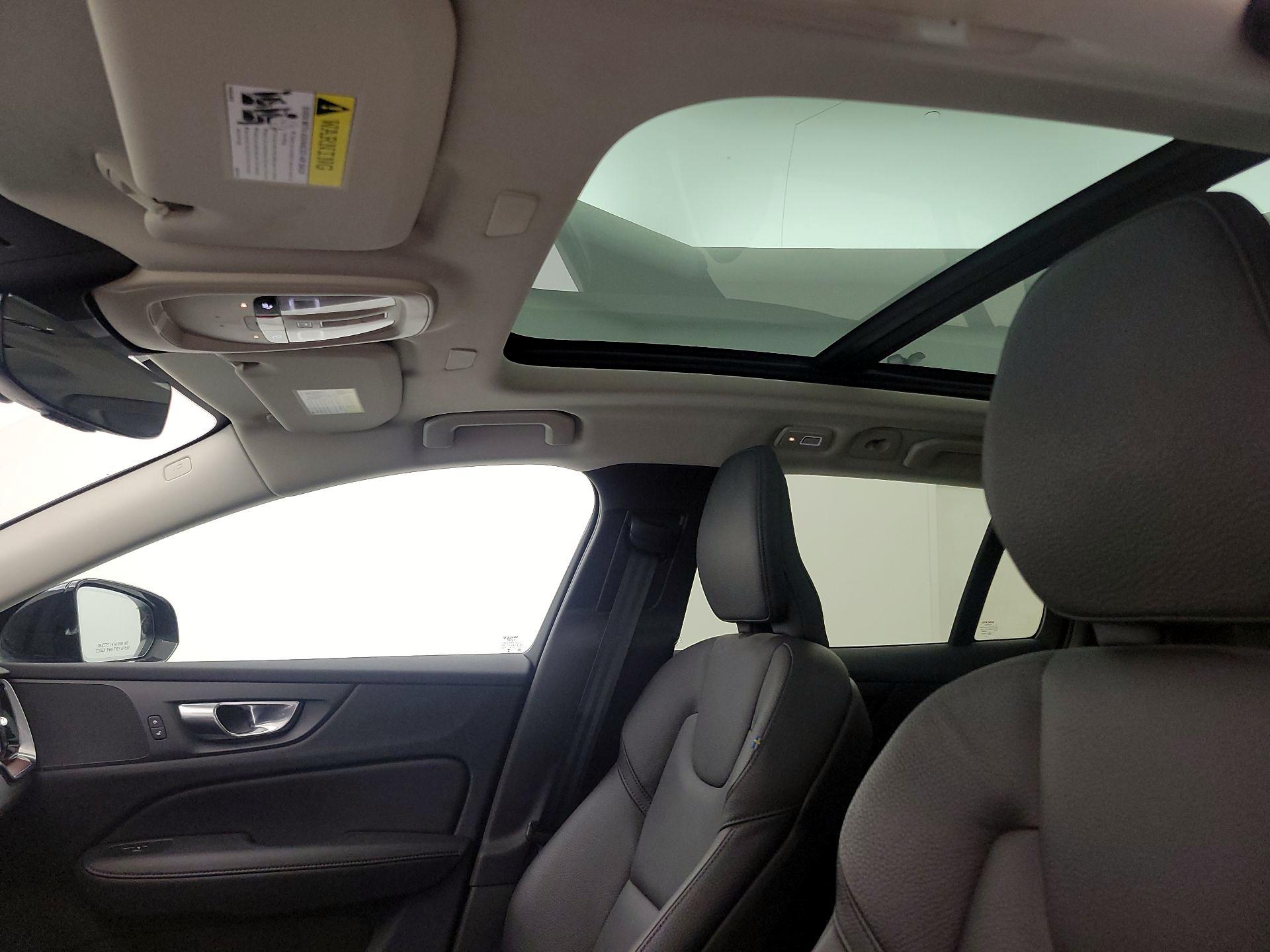 Thumbnail: 2025 Volvo S60 - 19