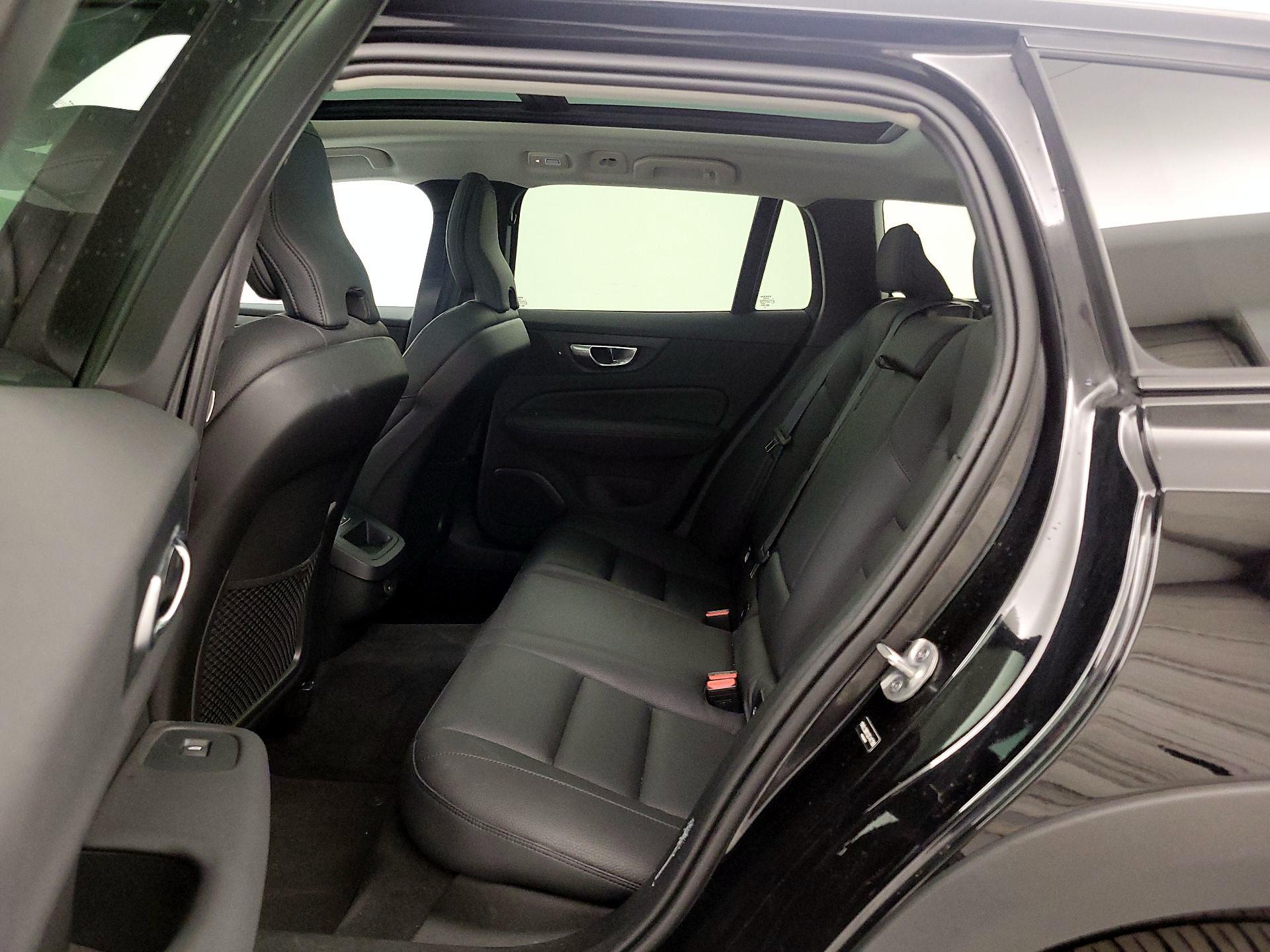 Thumbnail: 2025 Volvo S60 - 20