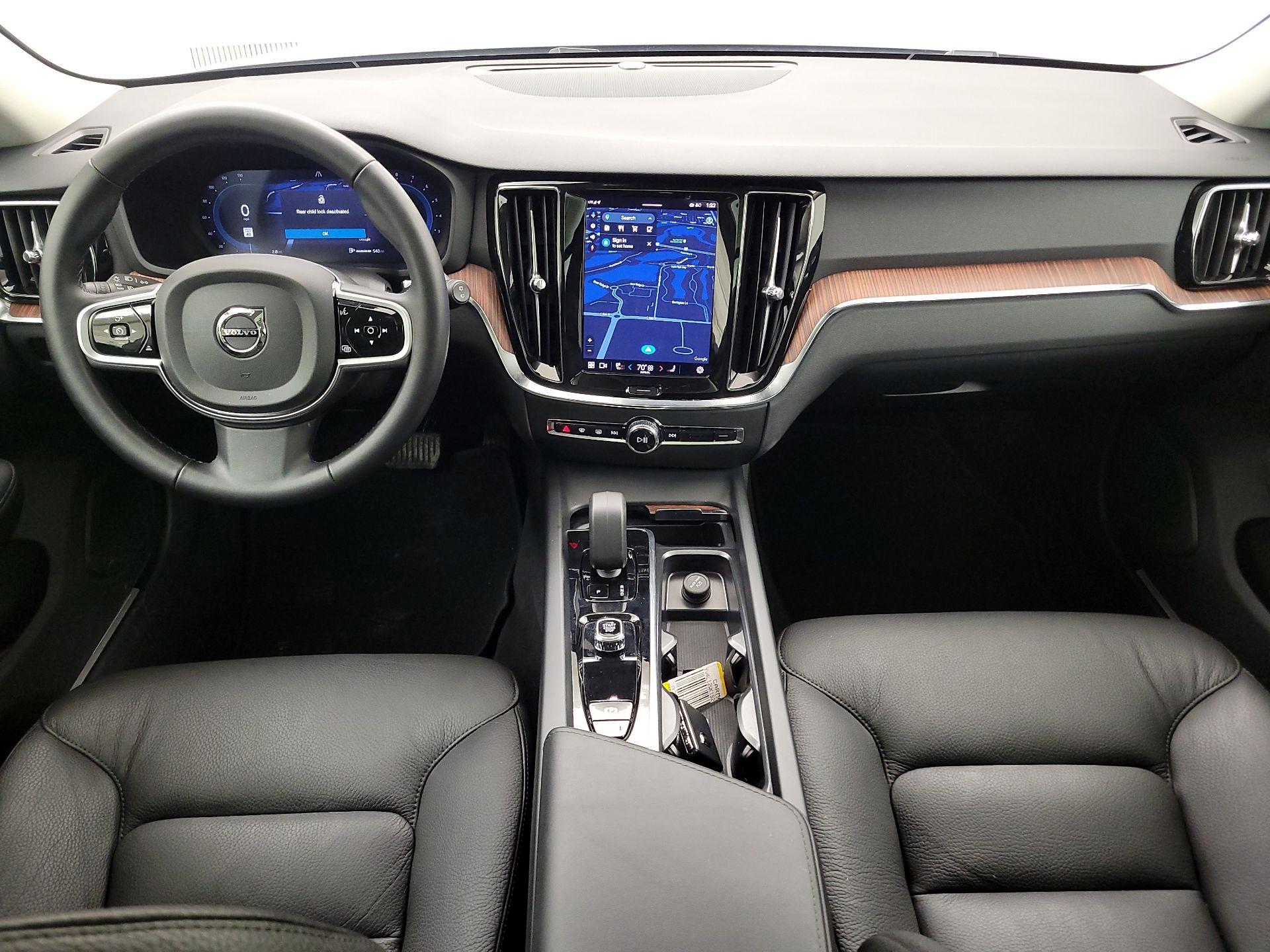 Thumbnail: 2025 Volvo S60 - 9