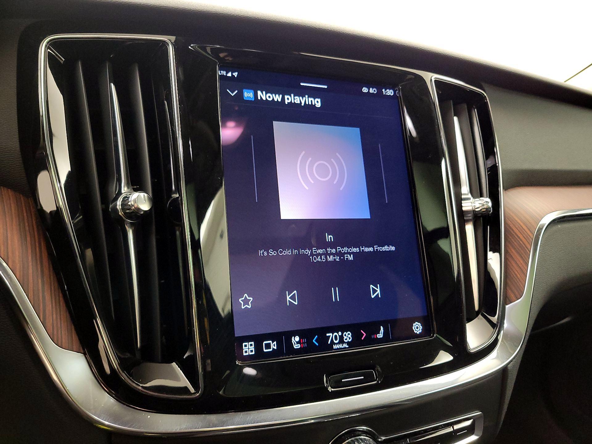 Thumbnail: 2025 Volvo S60 - 16