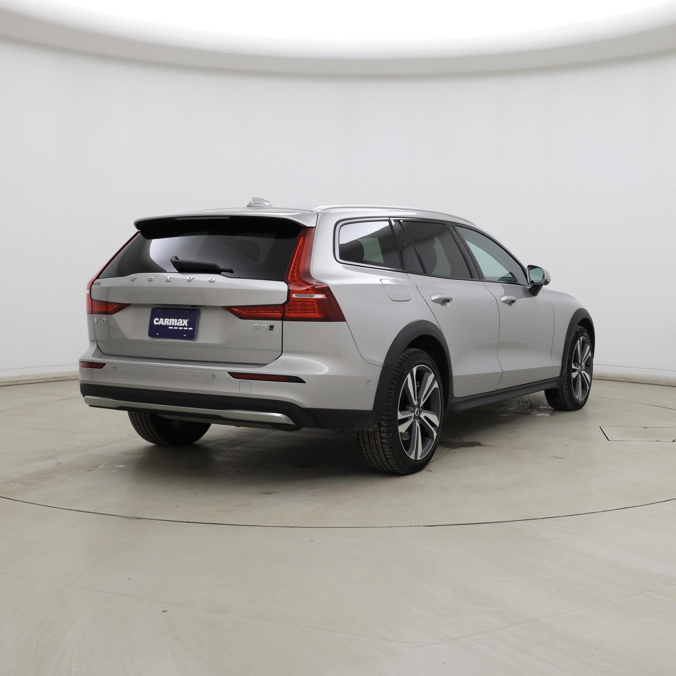 Thumbnail: 2025 Volvo S60 - 8