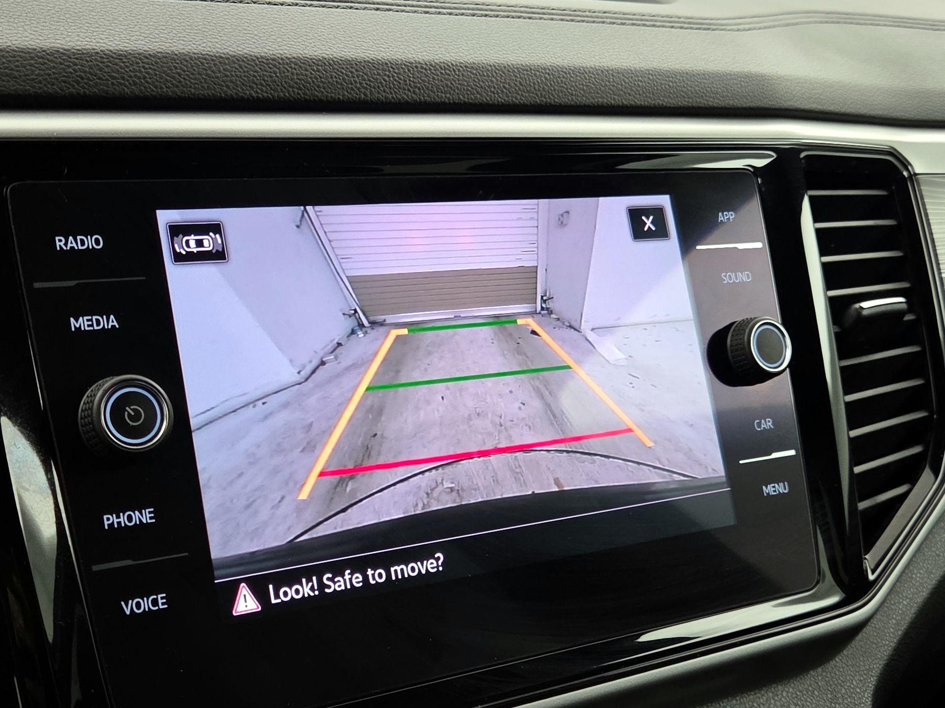 Thumbnail: 2022 Volkswagen Atlas - 14