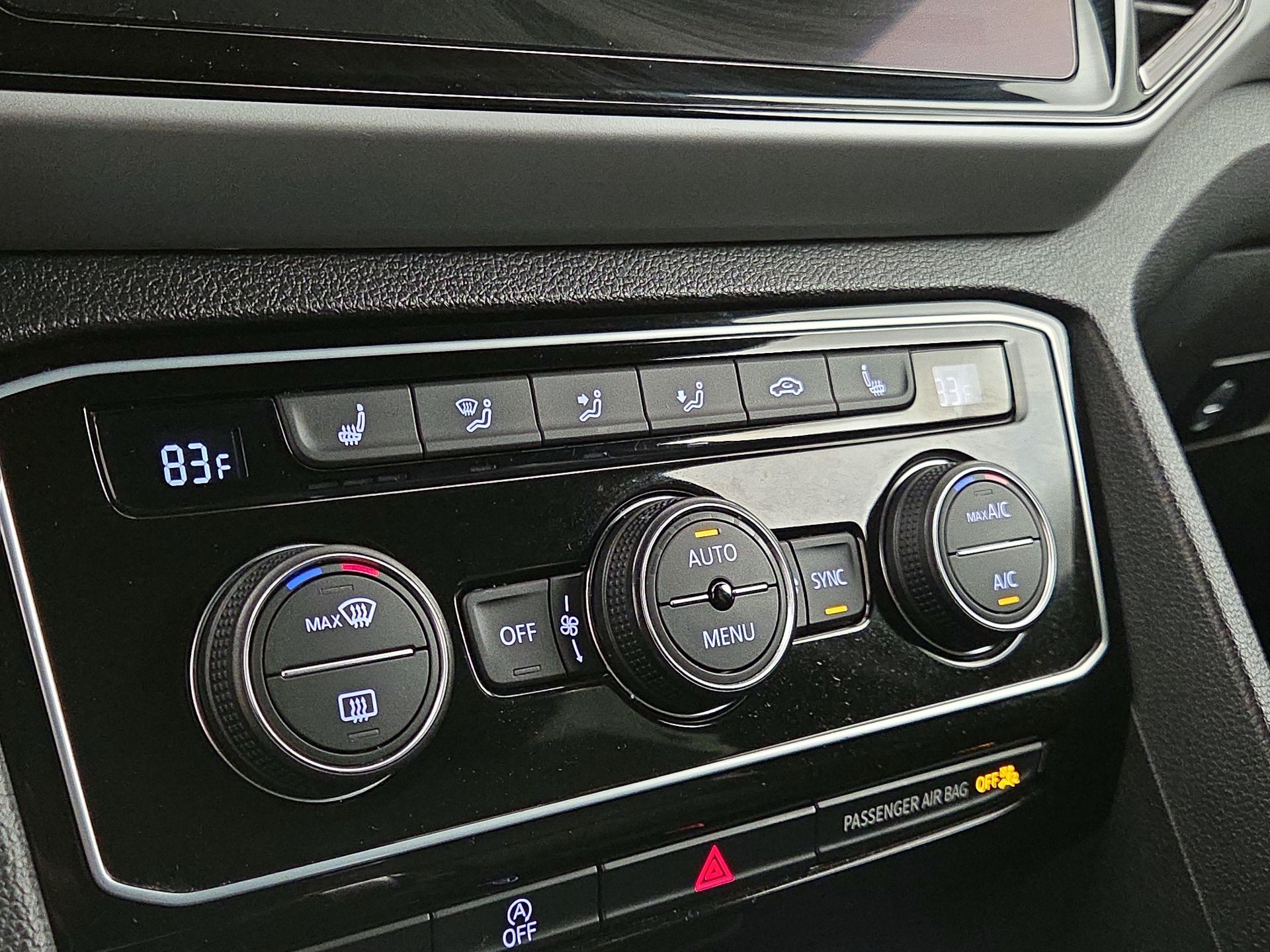 Thumbnail: 2022 Volkswagen Atlas - 16