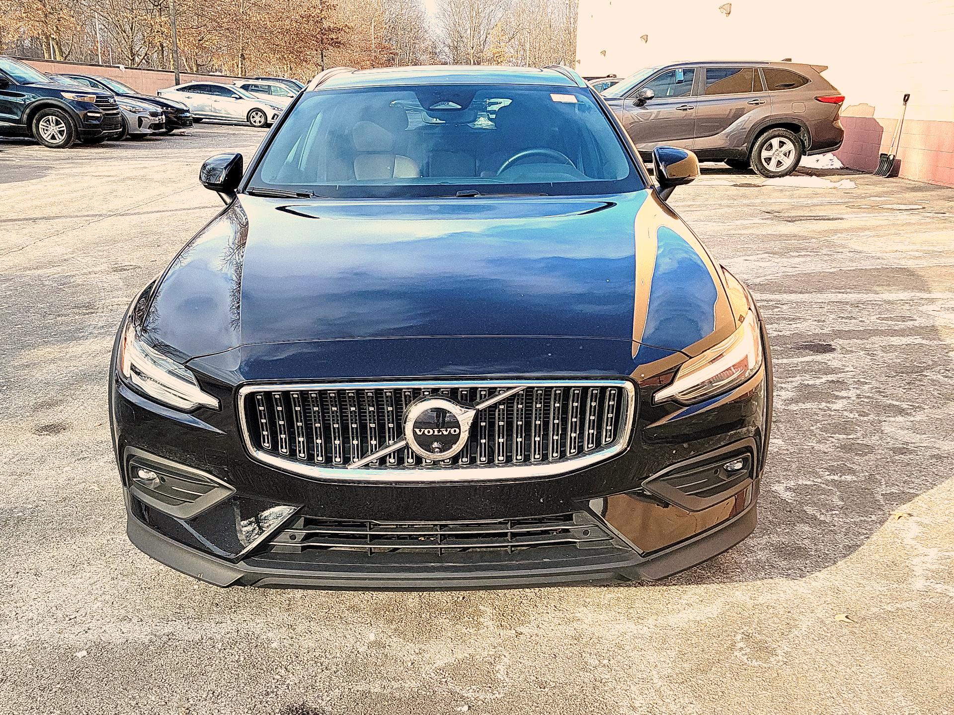 Thumbnail: 2025 Volvo S60 - 2