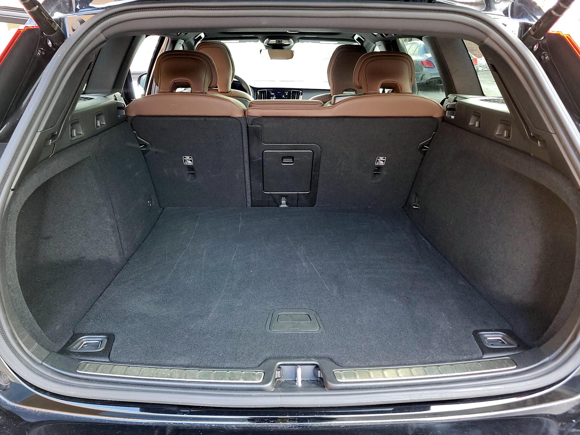 Thumbnail: 2025 Volvo S60 - 19