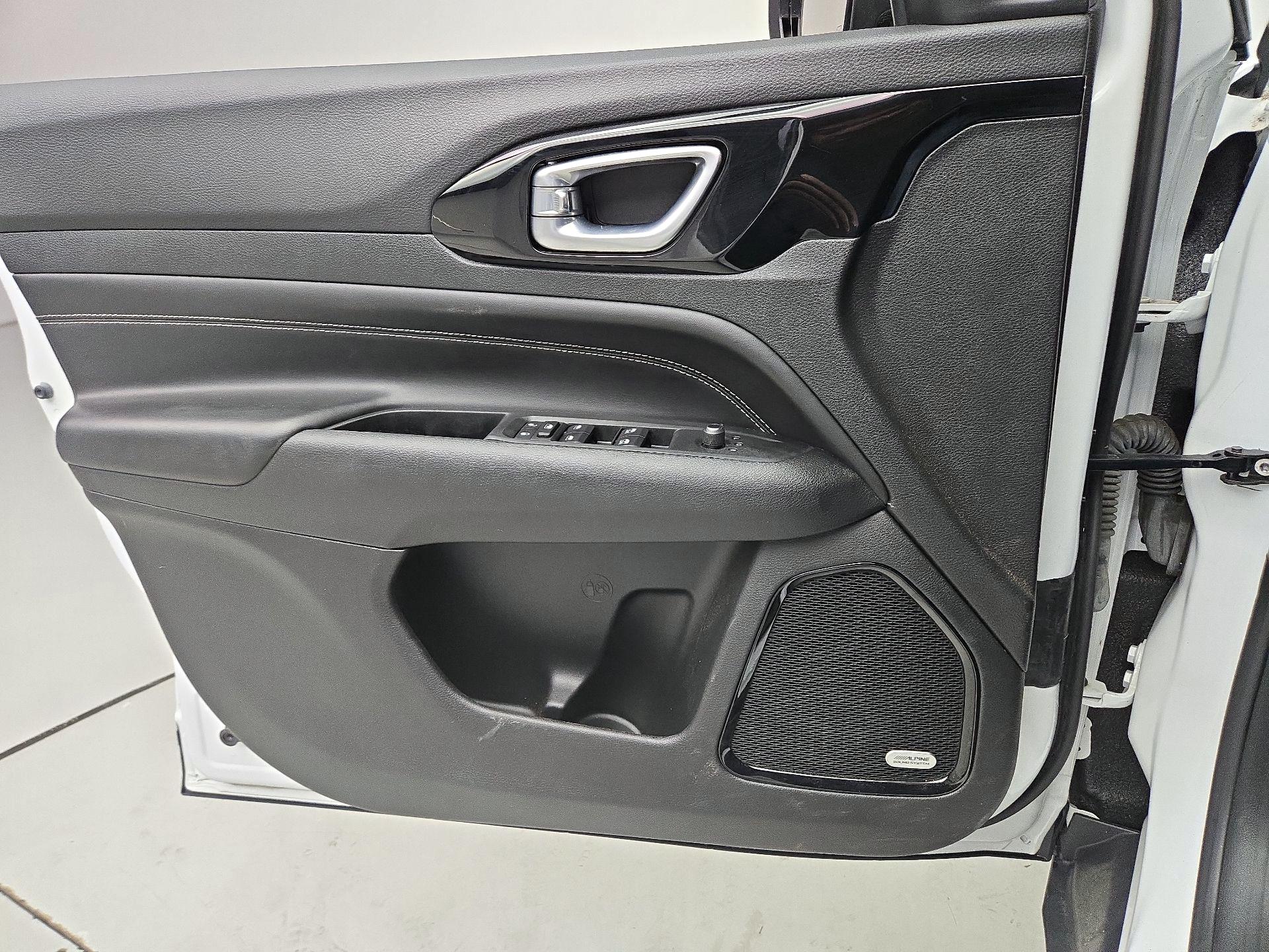 Thumbnail: 2022 Jeep Compass - 12