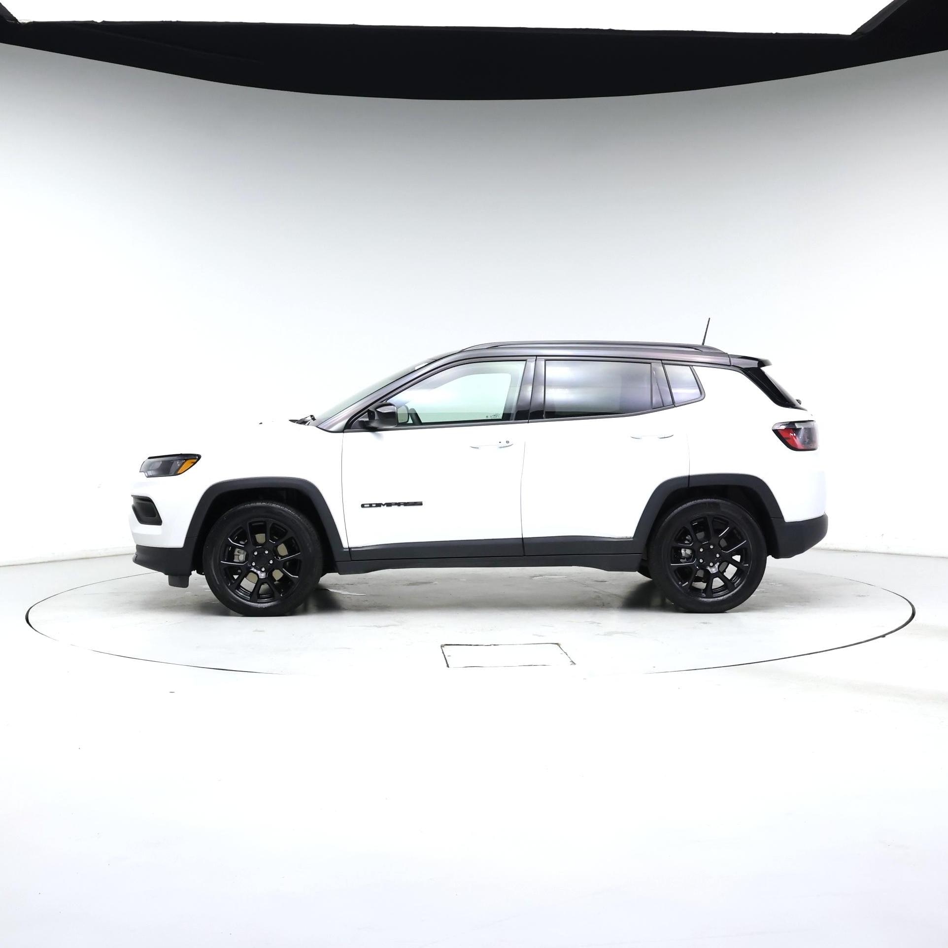 Thumbnail: 2022 Jeep Compass - 3
