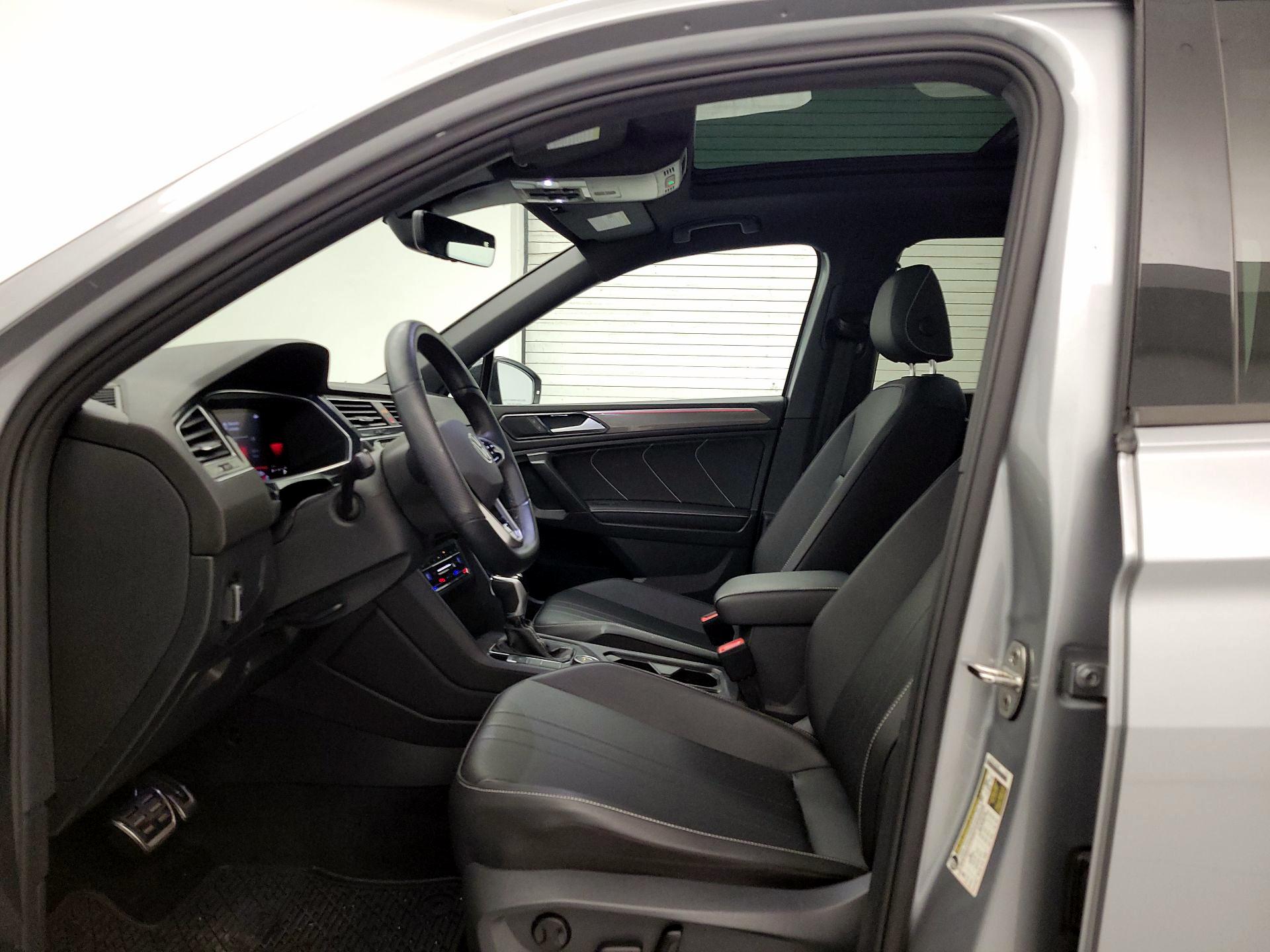 Thumbnail: 2022 Volkswagen Tiguan - 11